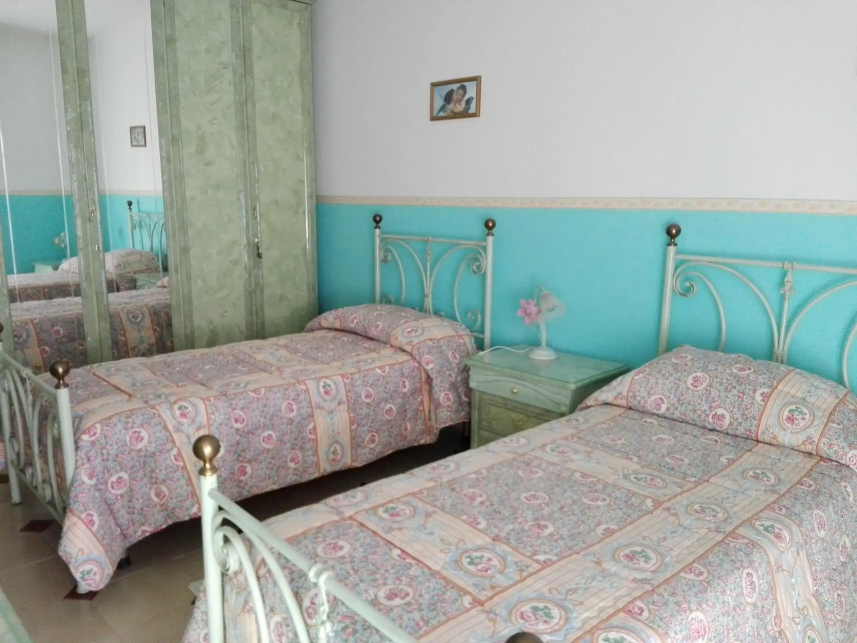 Twin Room with Private Bathroom - single occupancy in B&B Lago Mulargia Twin Room with Private Bathroom - single occupancy in B&B Lago Mulargia