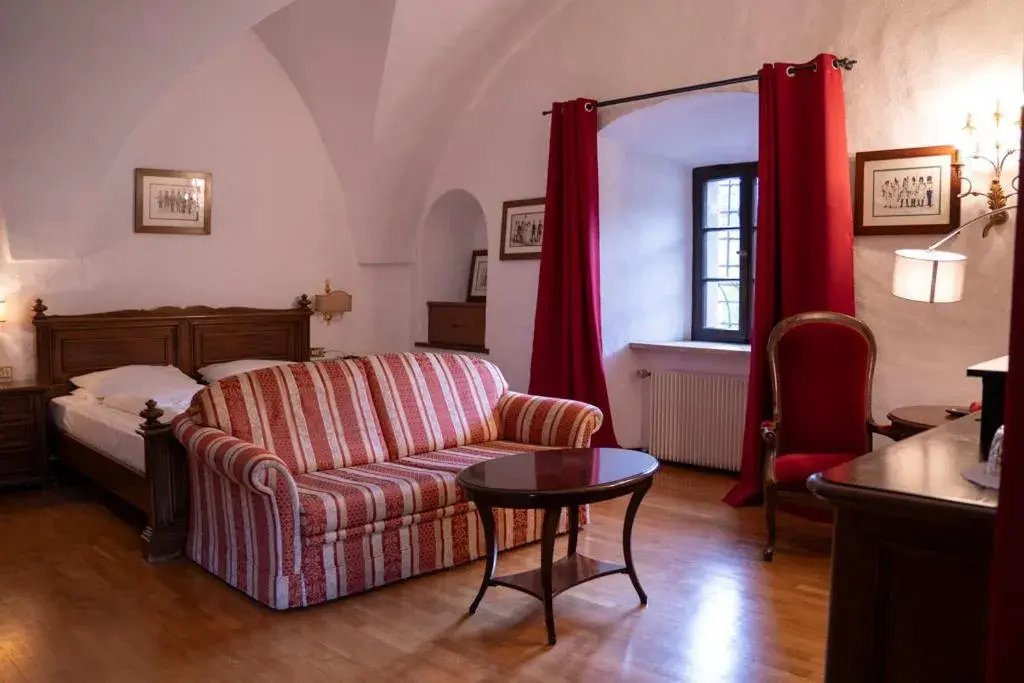 Deluxe Double Room in Hotel Castel Rundegg (Adults Only) Deluxe Double Room in Hotel Castel Rundegg (Adults Only)