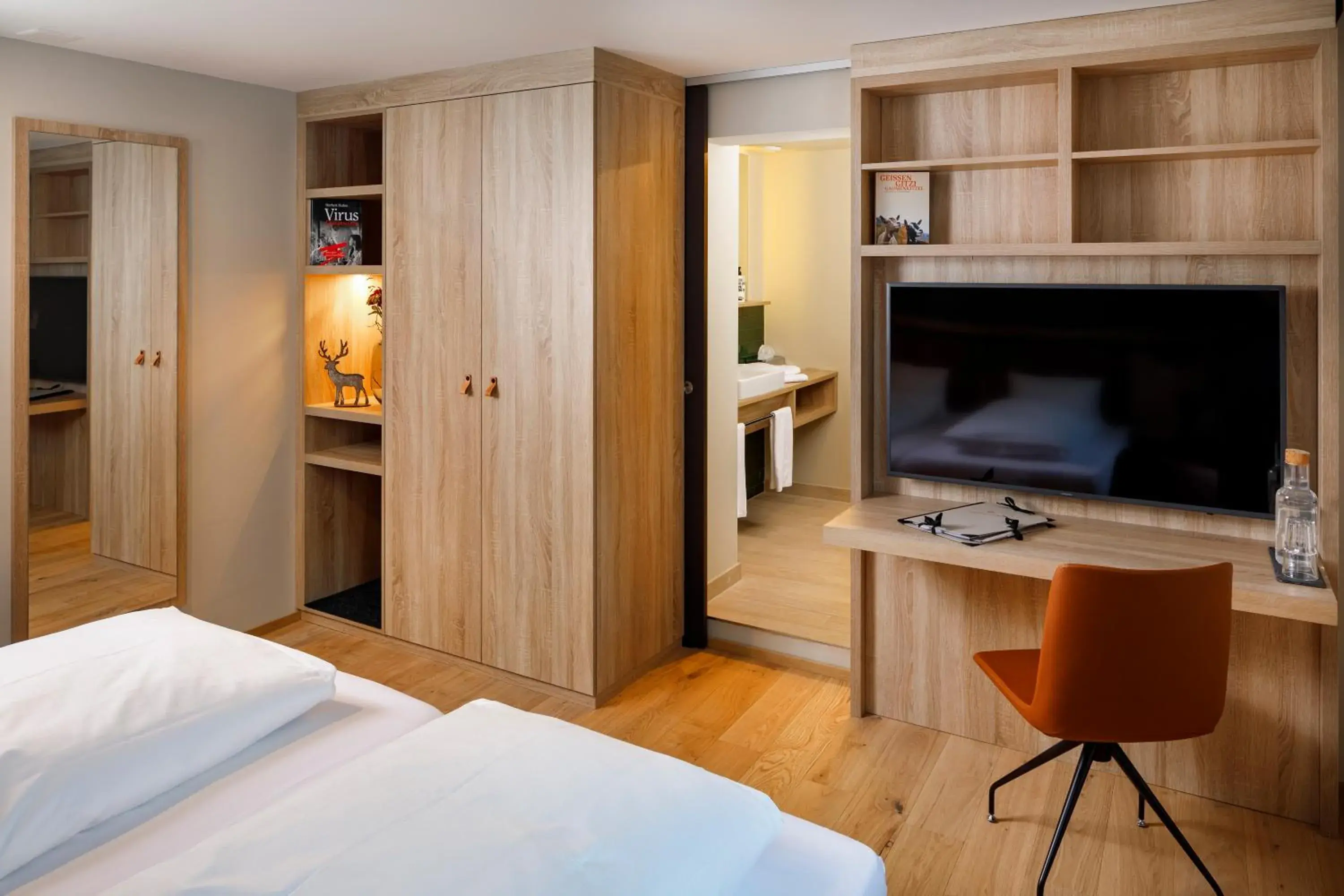 Superior Double Room in Hotel Hirschen Wildhaus Superior Double Room in Hotel Hirschen Wildhaus