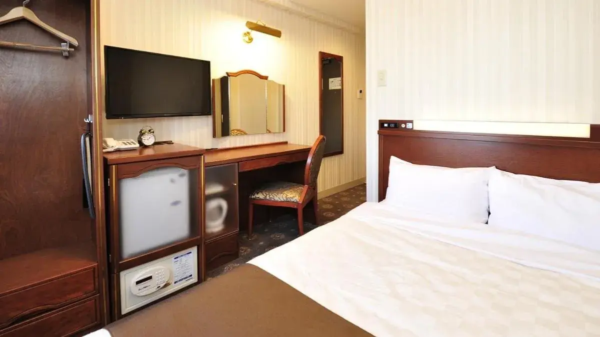 Double Room with Small Double Bed - Smoking in Hotel Paco Obihiro Ekimae Double Room with Small Double Bed - Smoking in Hotel Paco Obihiro Ekimae