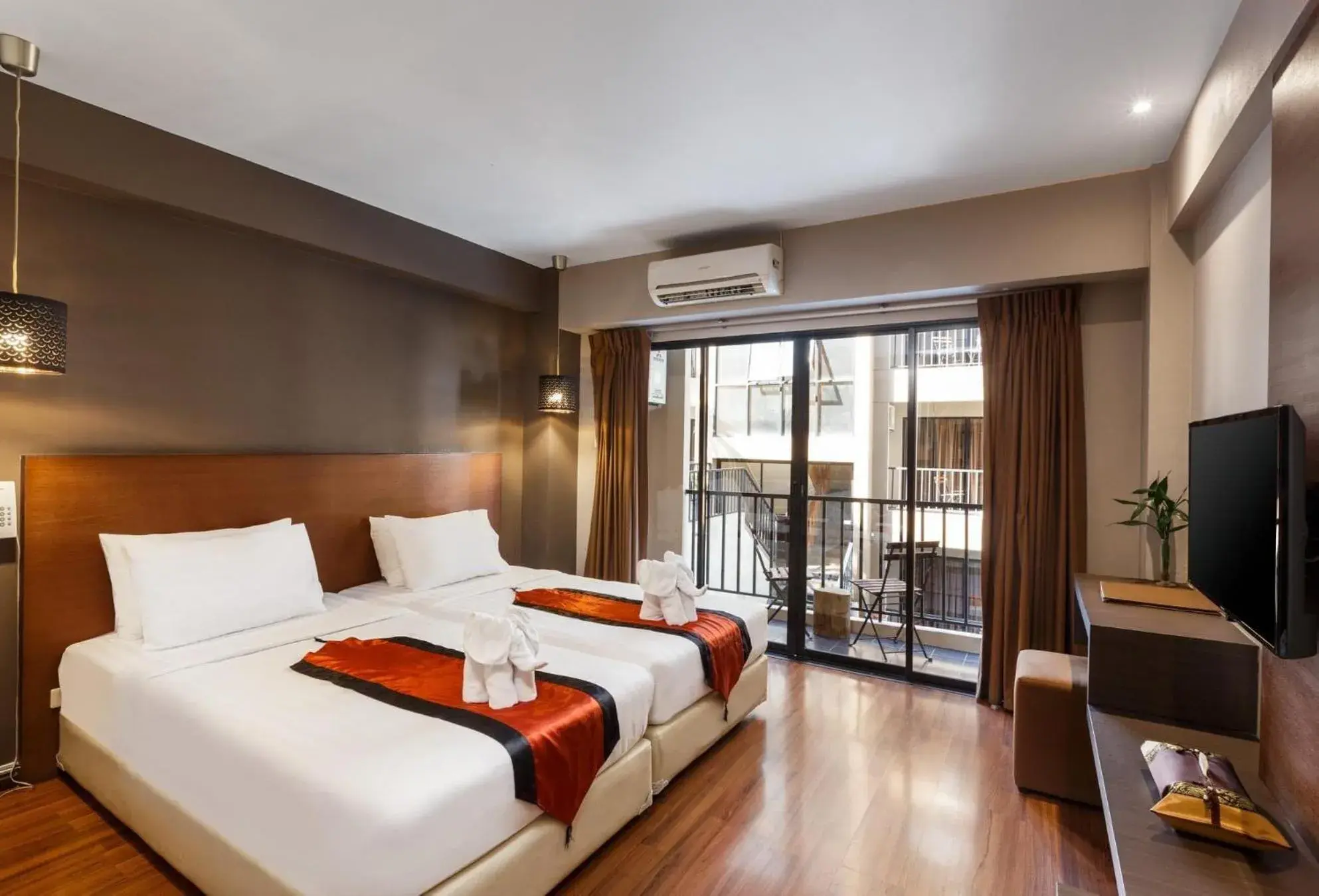 Superior Double or Twin Room - One Way Airport Transfer in The Cottage Suvarnabhumi Superior Double or Twin Room - One Way Airport Transfer in The Cottage Suvarnabhumi