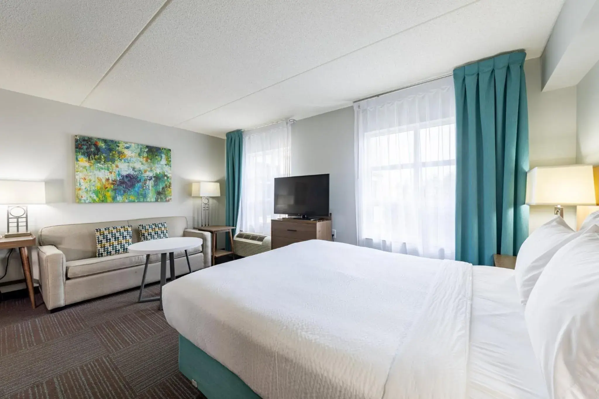 Queen Studio - Non-Smoking in Staybridge Suites Guelph by IHG Queen Studio - Non-Smoking in Staybridge Suites Guelph by IHG