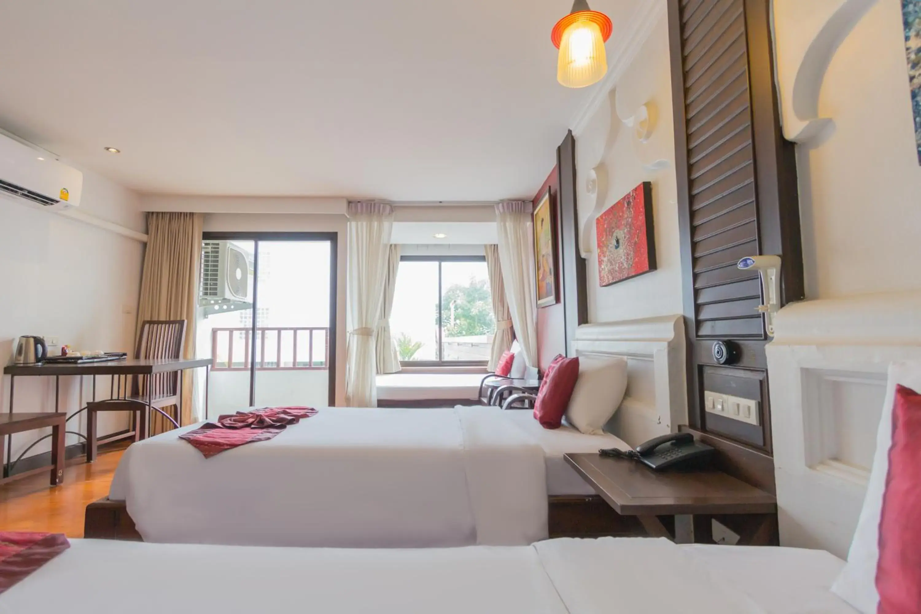 Twin Room with Balcony in BP Chiangmai City Hotel Twin Room with Balcony in BP Chiangmai City Hotel