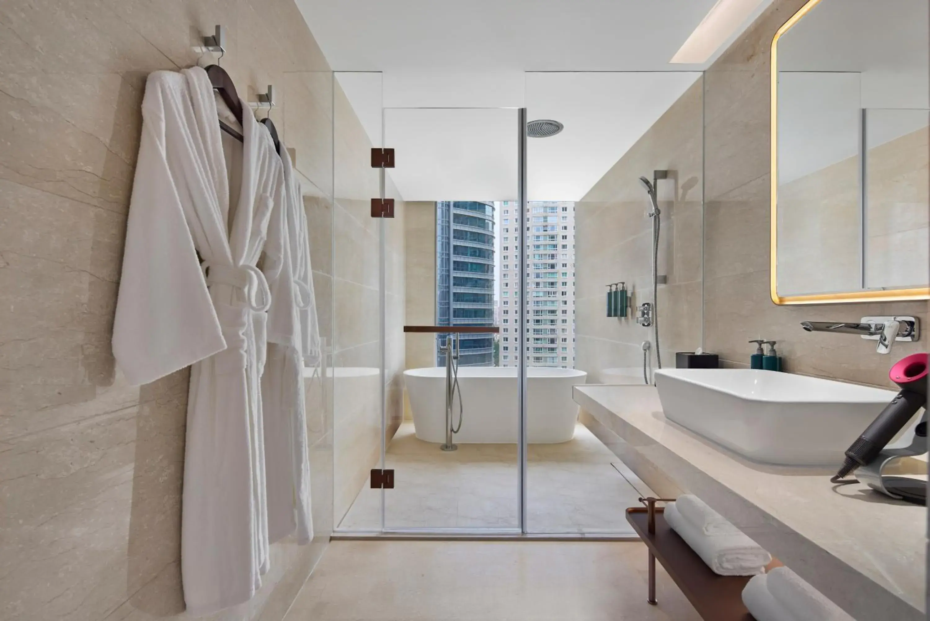 Premium King Room in Hilton Shanghai City Center -Steps from iconic landmarks Wukang Mansion and Jing'an Temple Premium King Room in Hilton Shanghai City Center -Steps from iconic landmarks Wukang Mansion and Jing'an Temple