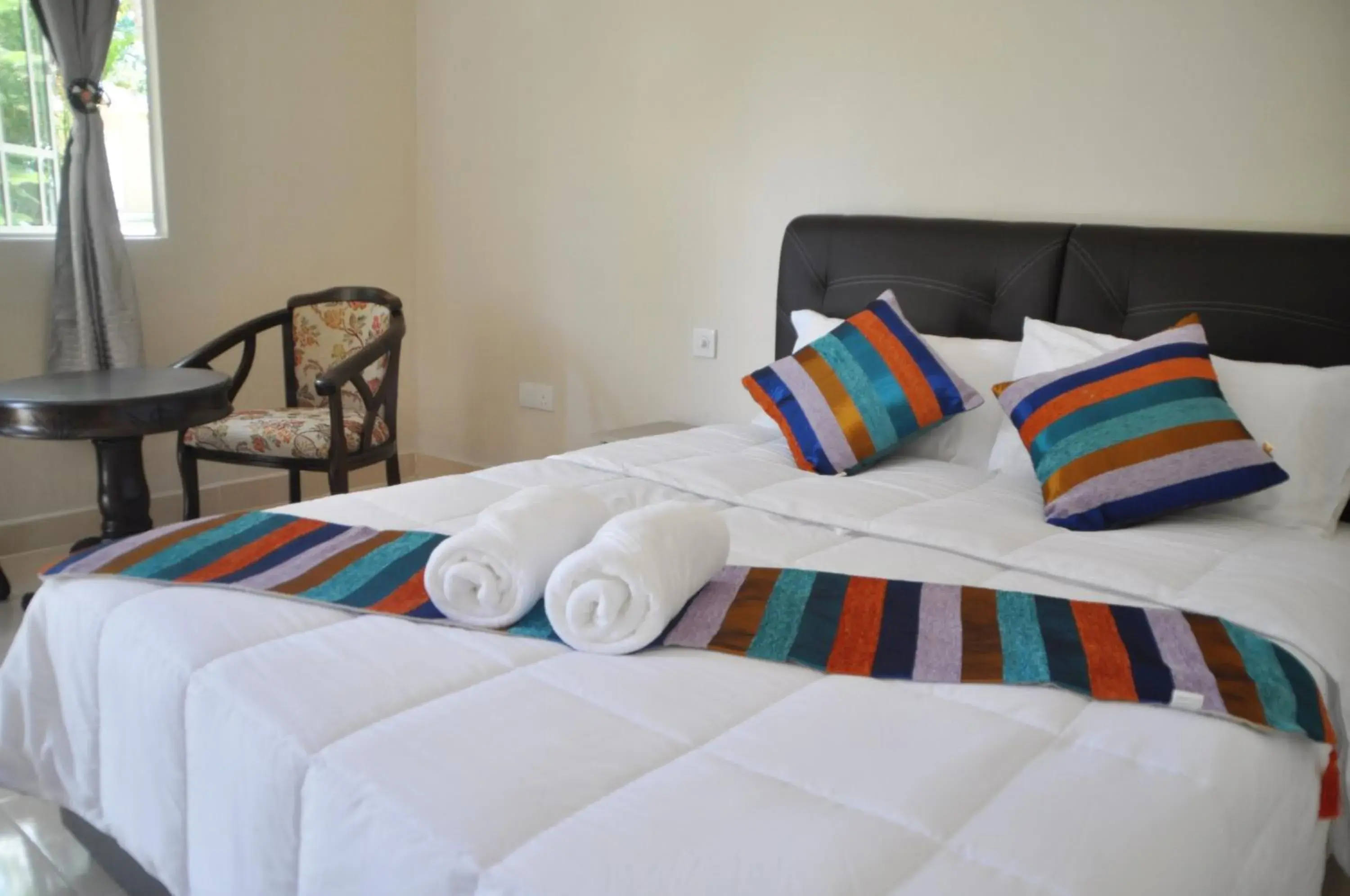 Double Room in Sunset Bay Cottage Double Room in Sunset Bay Cottage