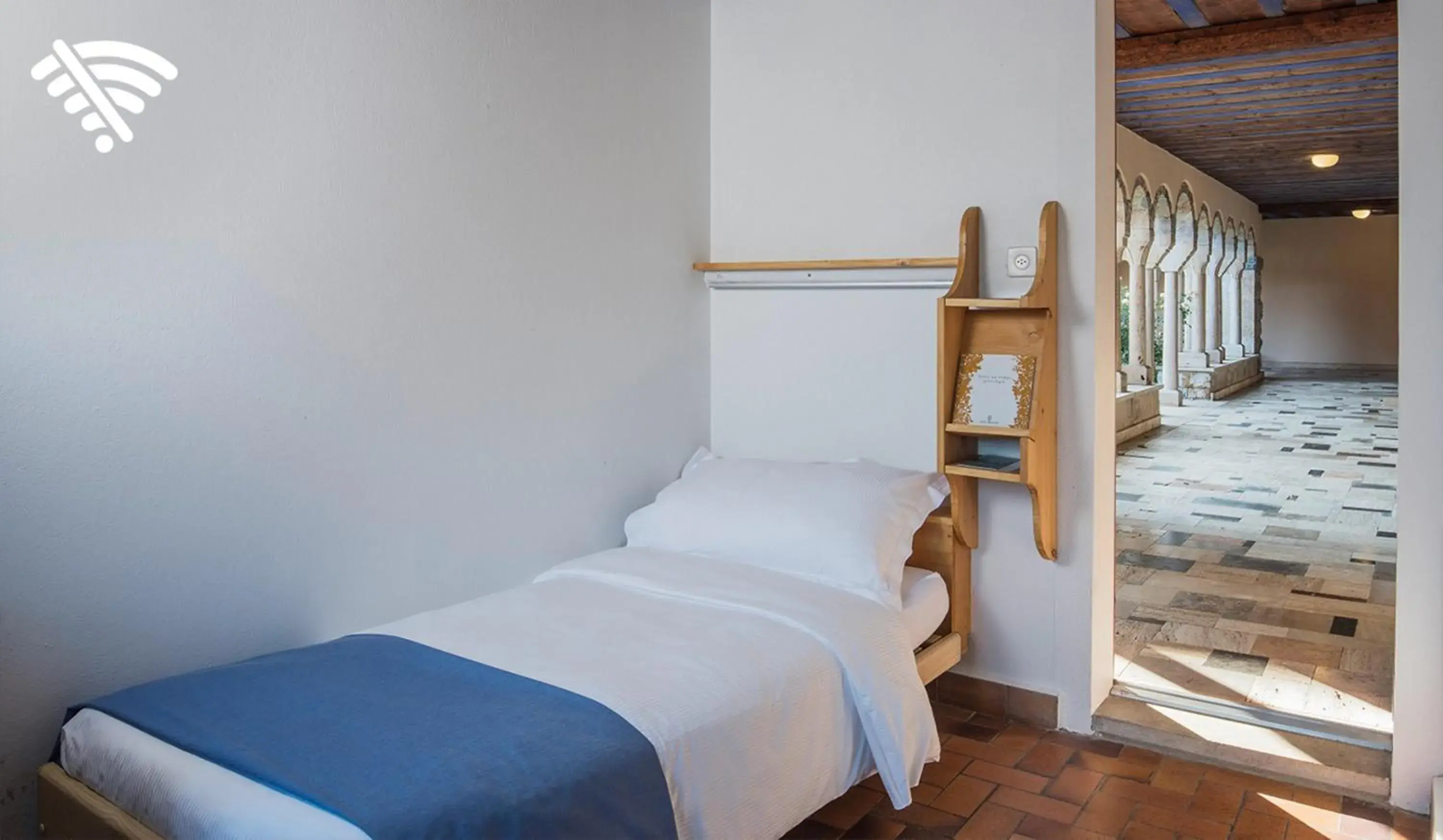 Standard Single Room with Shared Bathroom - single occupancy in Crêt-Bérard Standard Single Room with Shared Bathroom - single occupancy in Crêt-Bérard