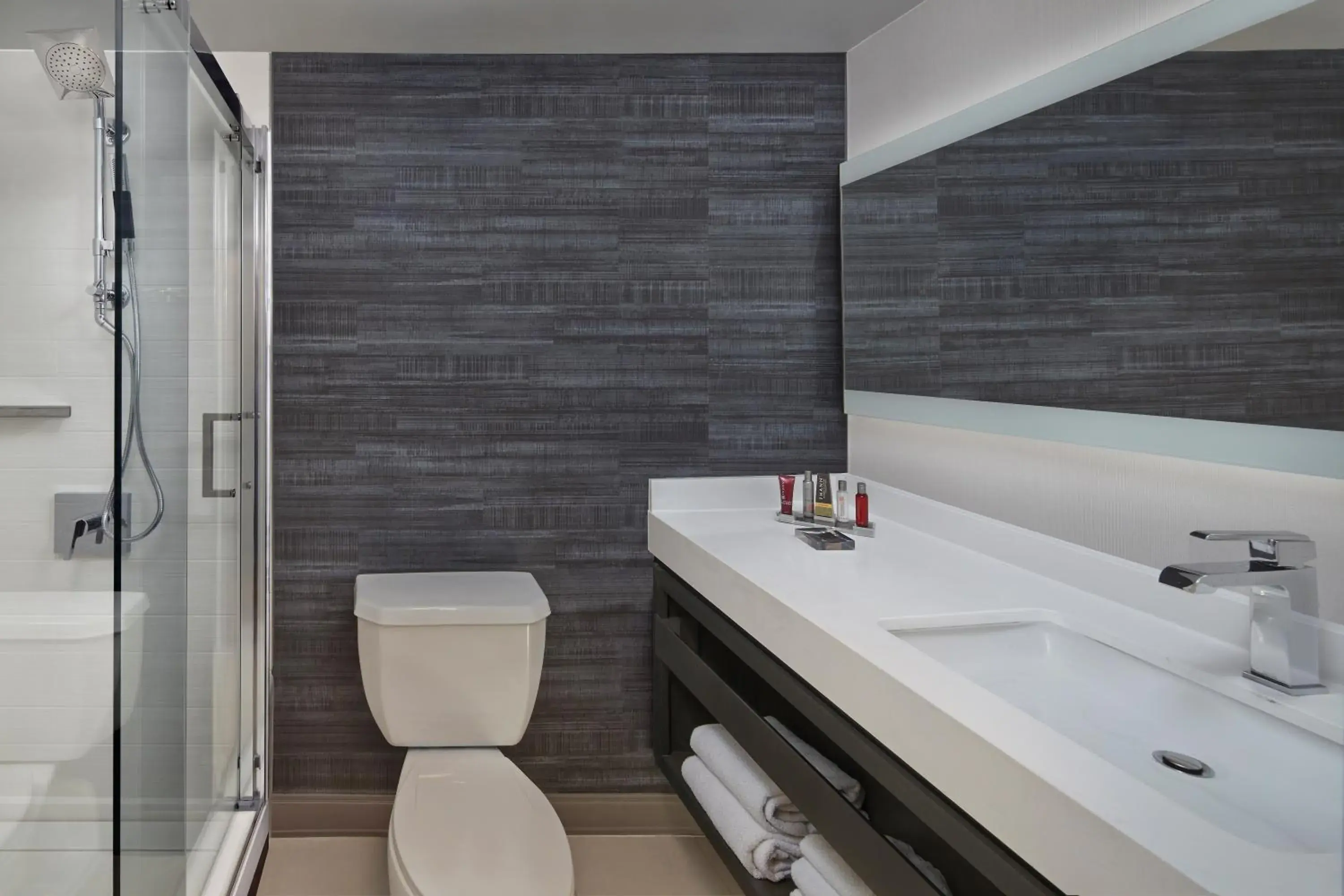 Deluxe Queen Room with Two Queen Beds - Hearing Accessible in Marriott Providence Downtown Deluxe Queen Room with Two Queen Beds - Hearing Accessible in Marriott Providence Downtown