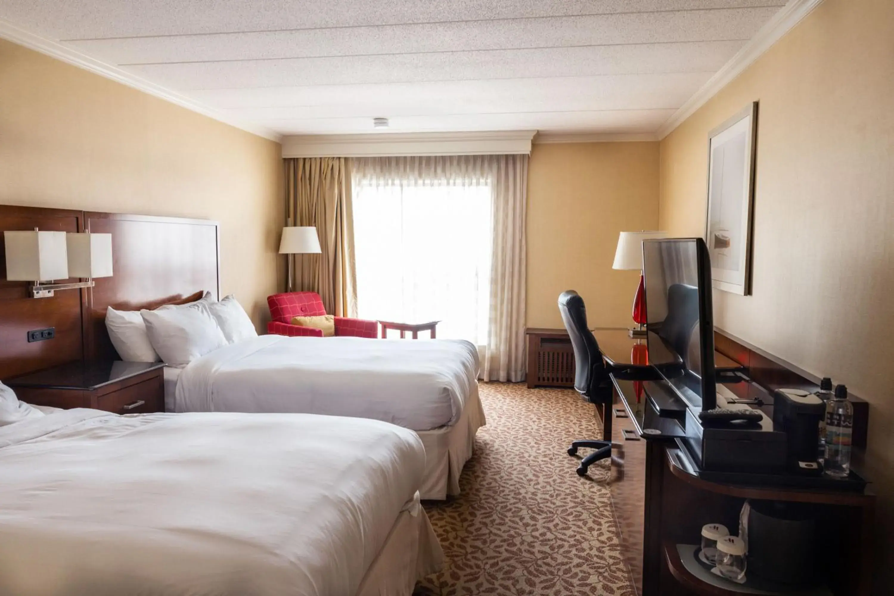 Double Room with Two Double Beds and Adapted Tub - Mobility Accessible in Marriott Providence Downtown Double Room with Two Double Beds and Adapted Tub - Mobility Accessible in Marriott Providence Downtown