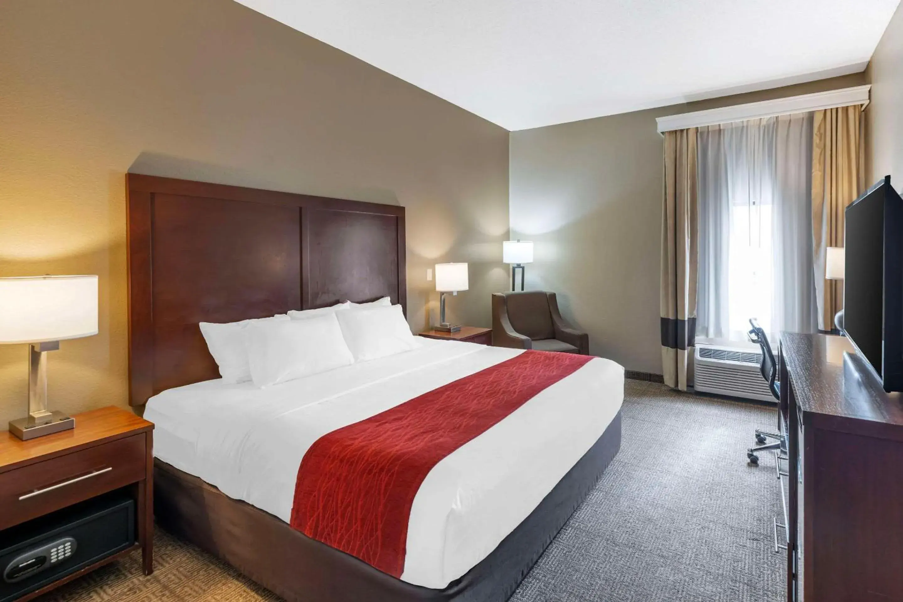 King Room - Non-Smoking in Comfort Inn Grain Valley King Room - Non-Smoking in Comfort Inn Grain Valley