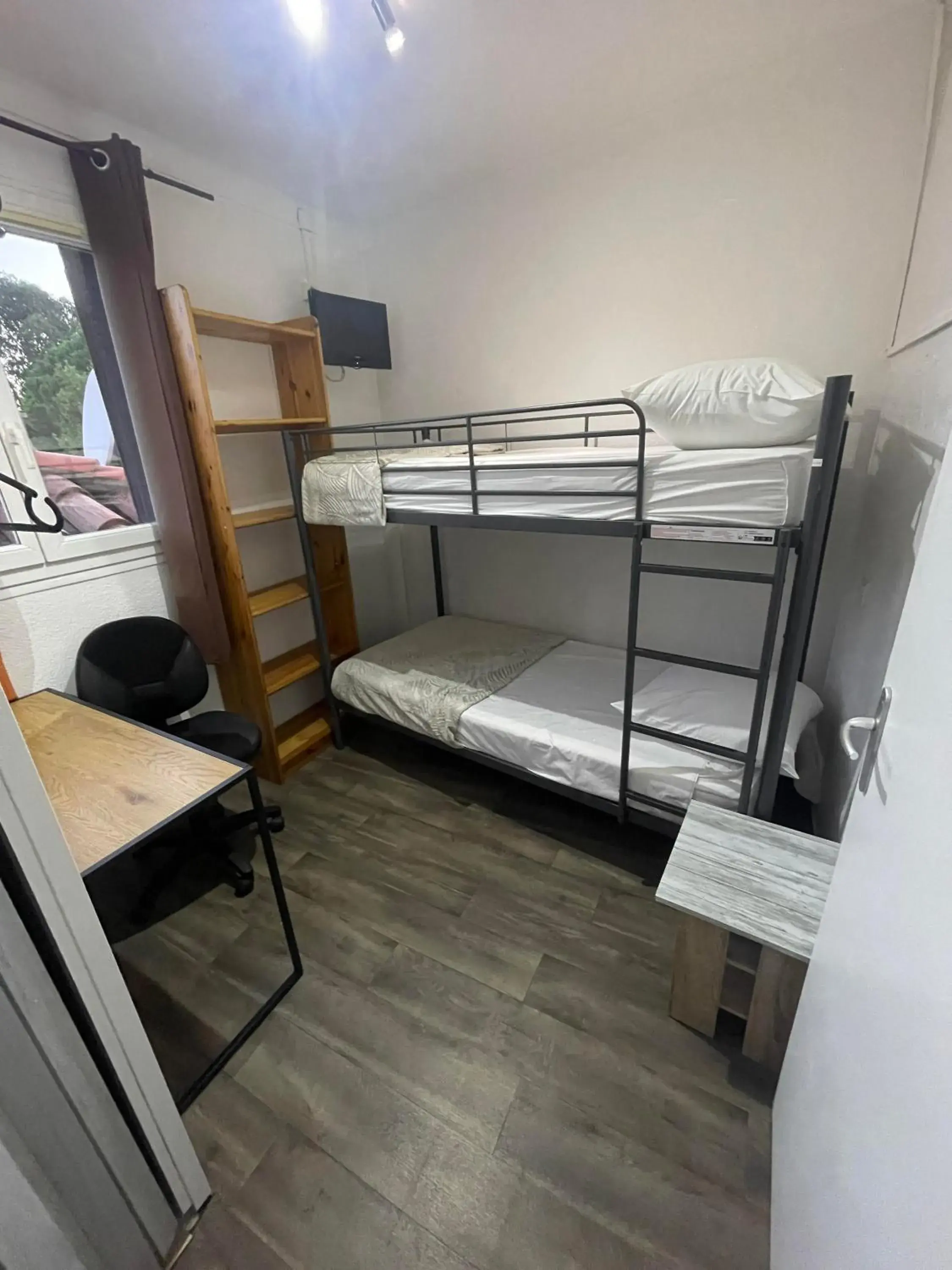 Small Twin Room - single occupancy in Hotel Clair Logis Small Twin Room - single occupancy in Hotel Clair Logis