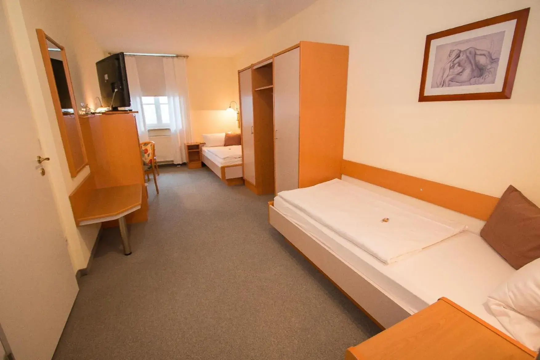 Twin Room - single occupancy in Hotel Garni am Markt - Businesshotel - Frühstücksbuffet - Fahrradabstellplatz - Hunde willkommen Twin Room - single occupancy in Hotel Garni am Markt - Businesshotel - Frühstücksbuffet - Fahrradabstellplatz - Hunde willkommen