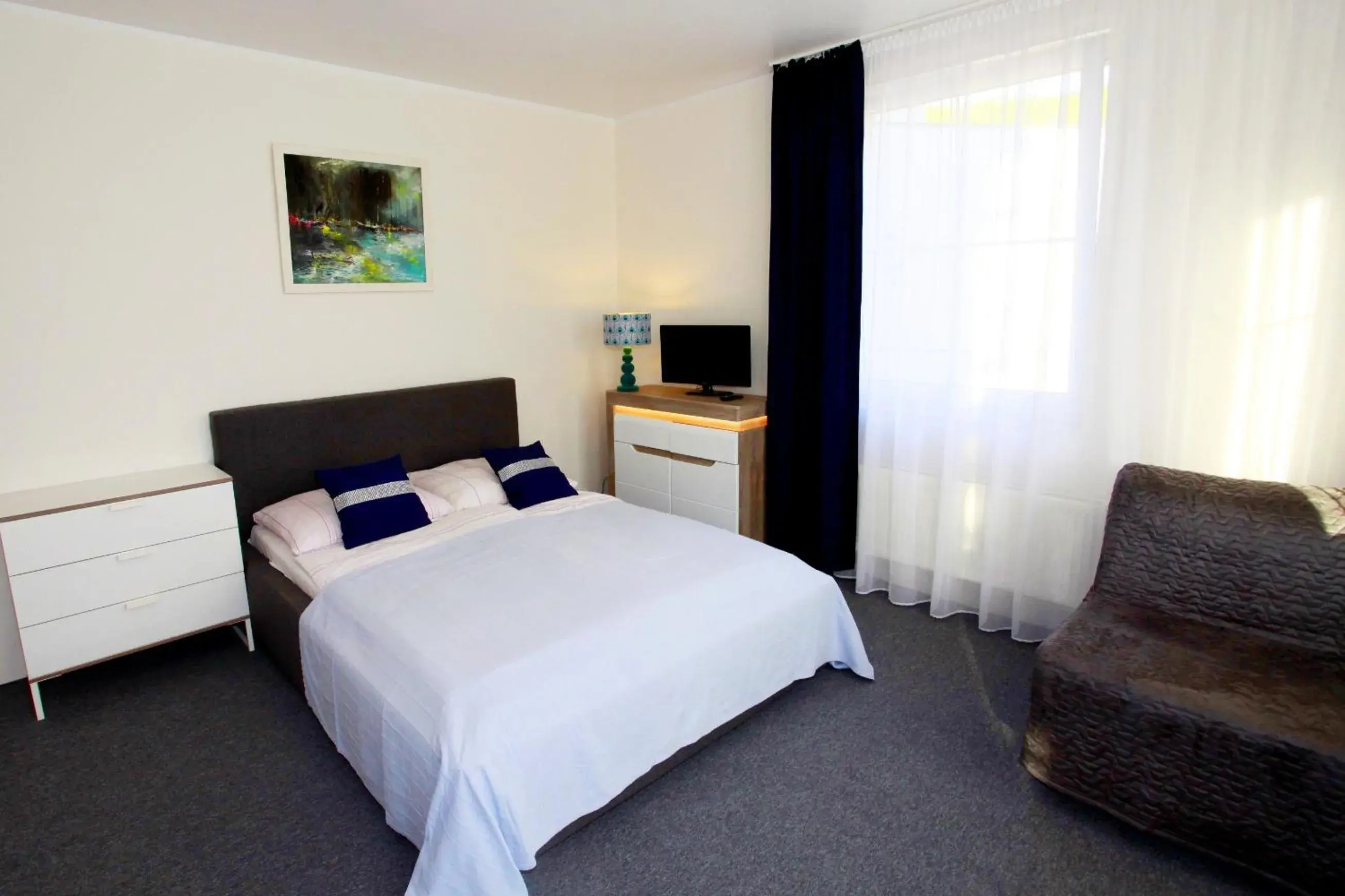 Triple Room with Balcony - single occupancy in Willa Park Międzyzdroje Triple Room with Balcony - single occupancy in Willa Park Międzyzdroje