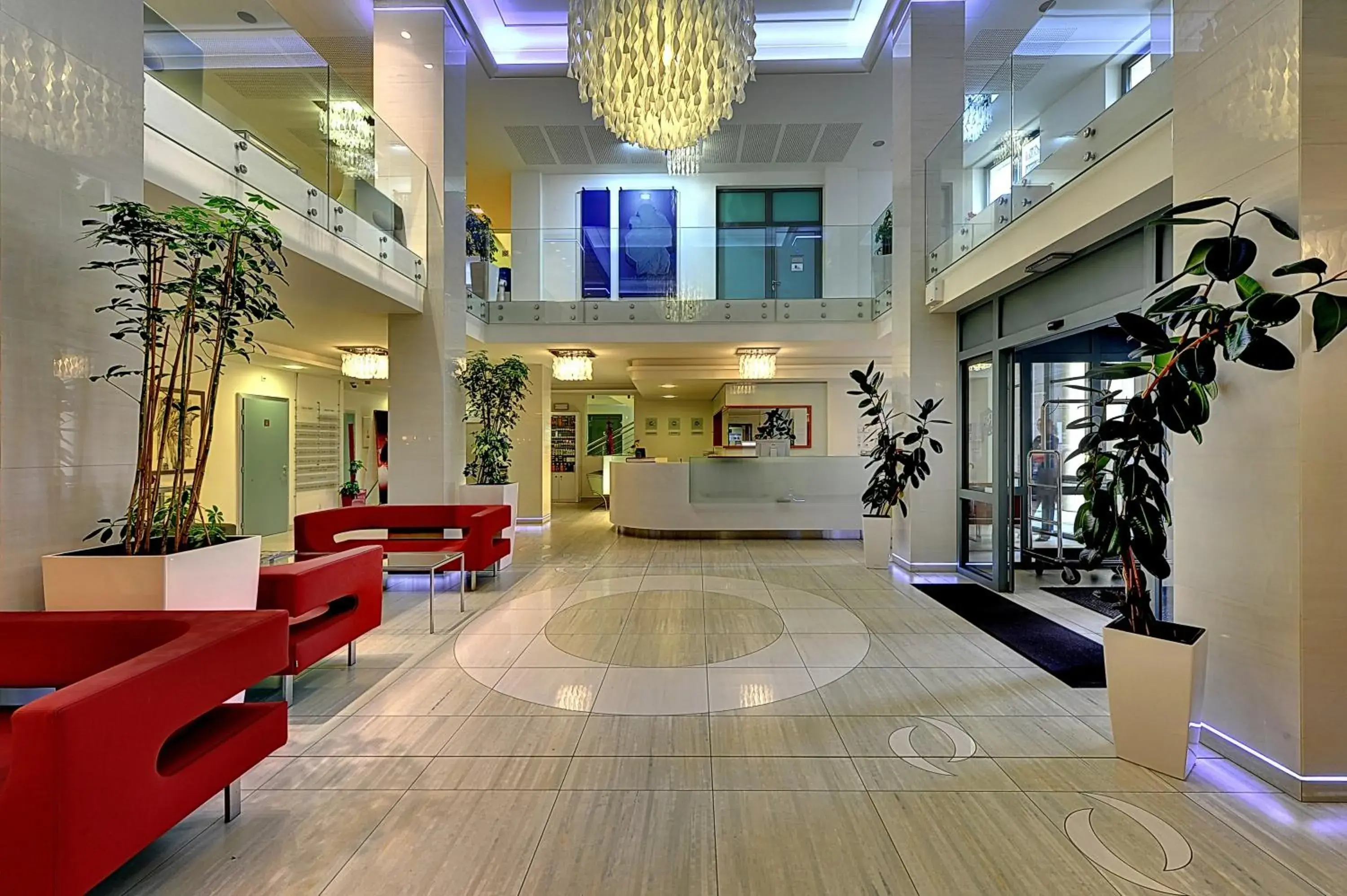 St. Joseph Royal Regent St. Joseph Royal Regent