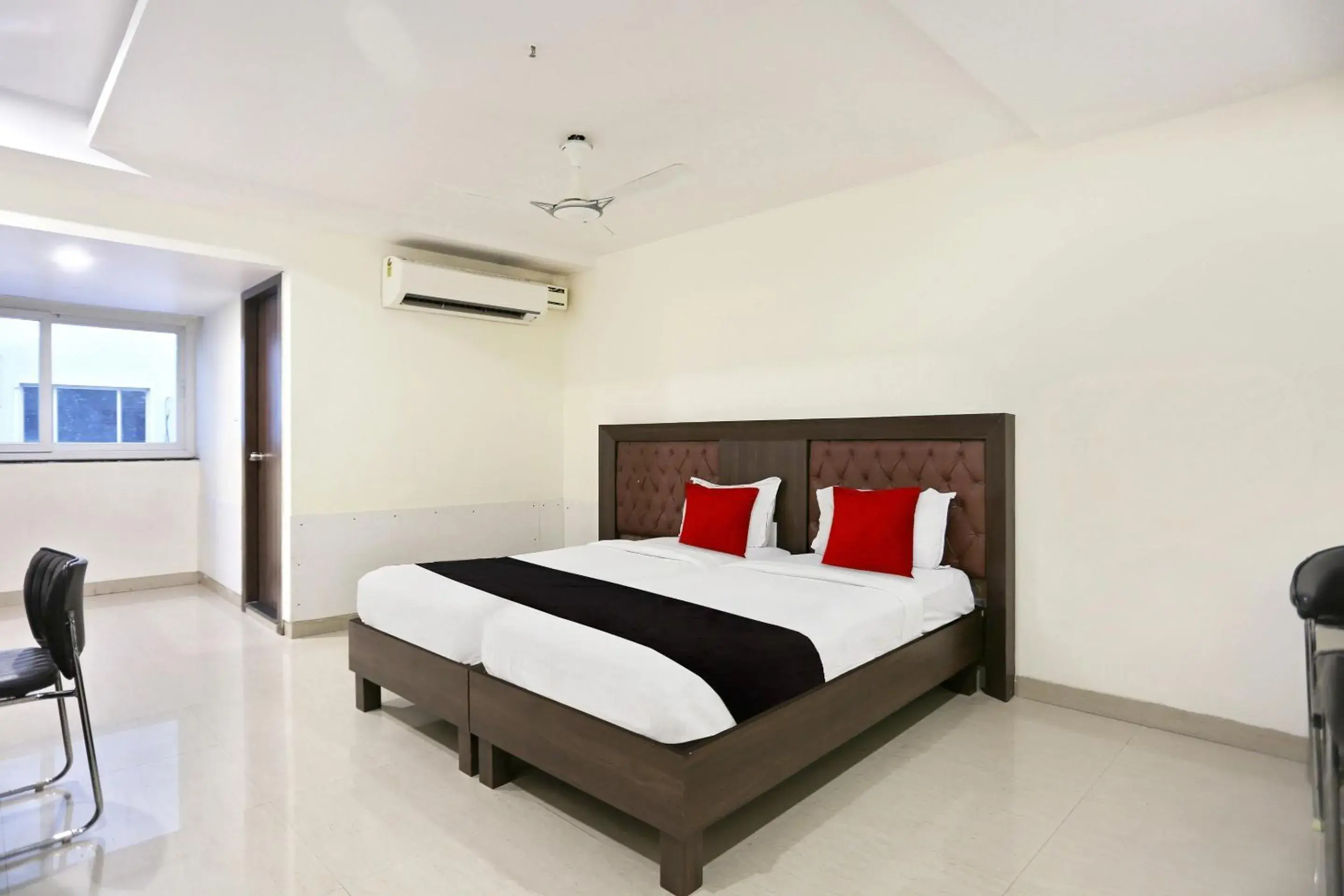 Townhouse Halcyon Deccan Inn Near Shilparamam Townhouse Halcyon Deccan Inn Near Shilparamam