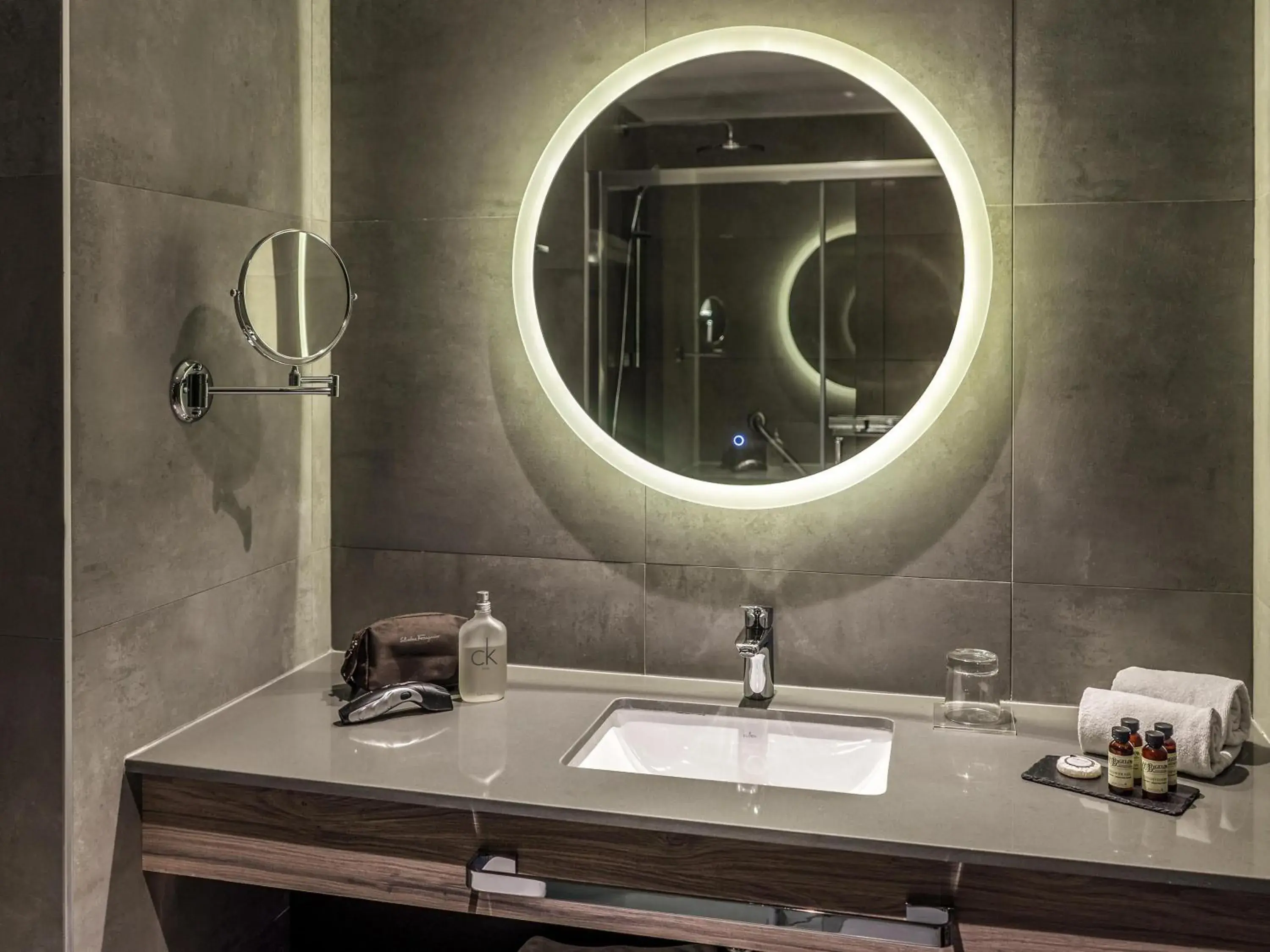 Superior King Room in Pullman Santiago El Bosque Superior King Room in Pullman Santiago El Bosque