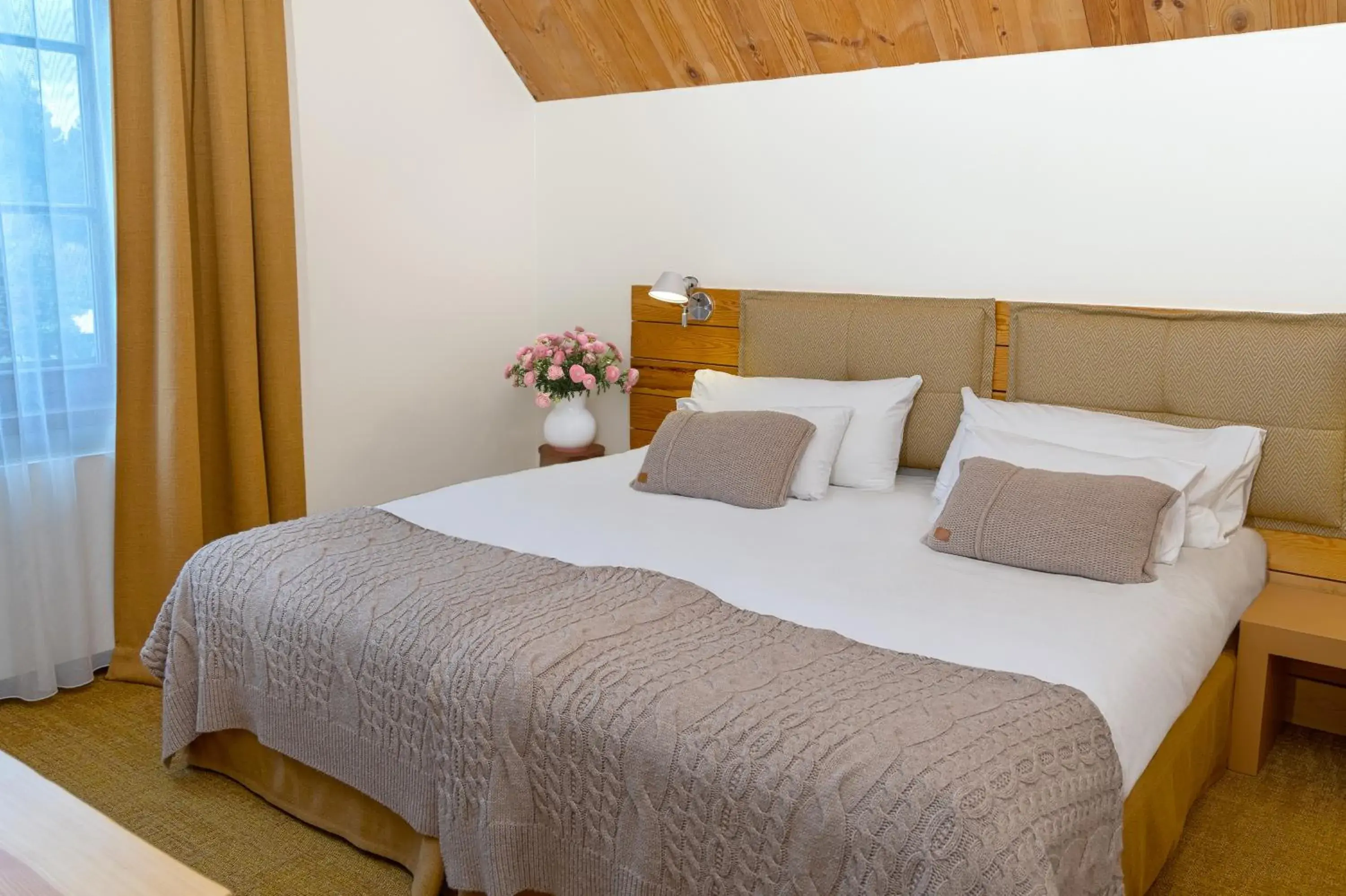 Superior Double Room in Hotel Głęboczek Vine Resort& Spa Superior Double Room in Hotel Głęboczek Vine Resort& Spa