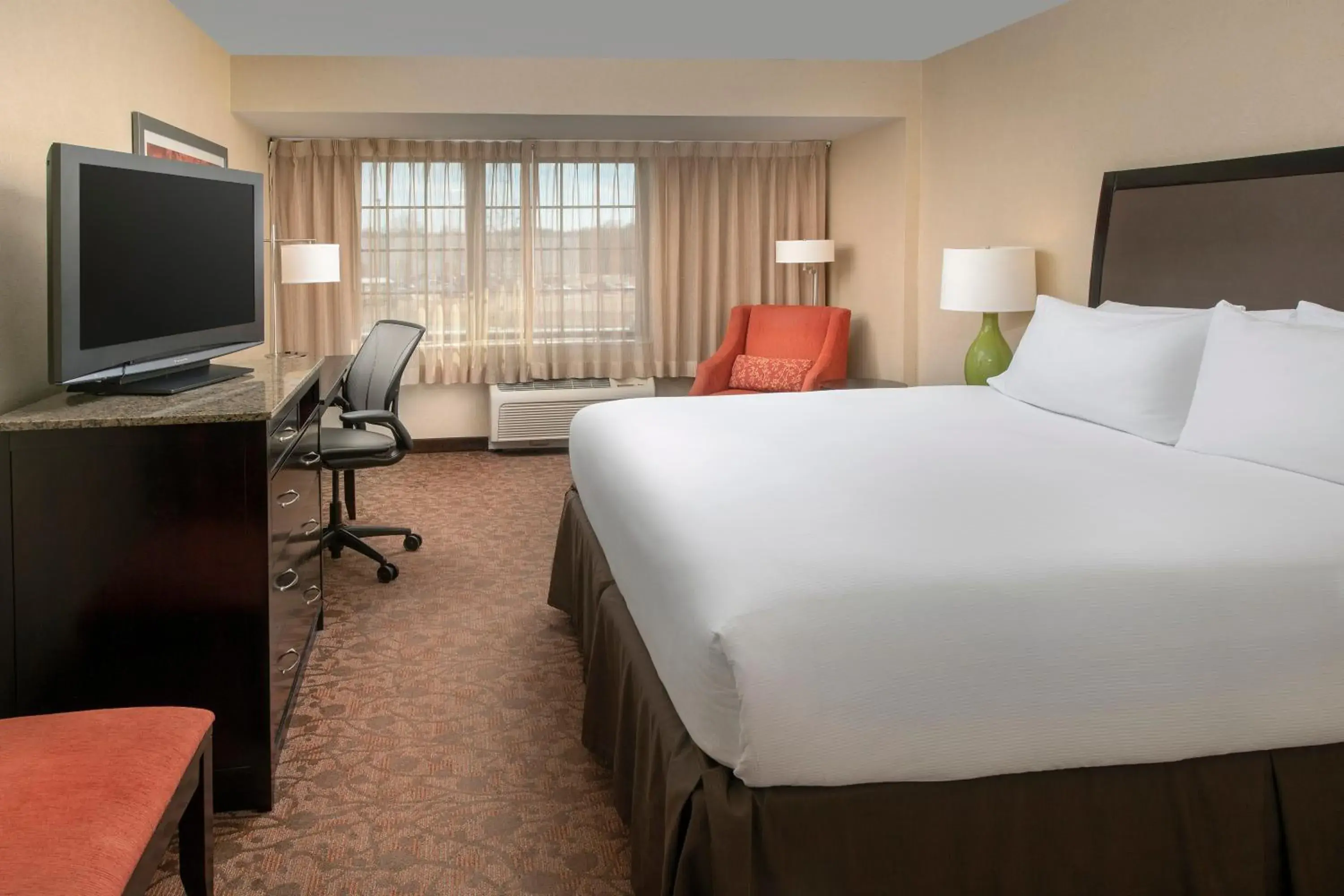 Two-Room King Suite - Non-Smoking in DoubleTree by Hilton Dulles Airport-Sterling Two-Room King Suite - Non-Smoking in DoubleTree by Hilton Dulles Airport-Sterling
