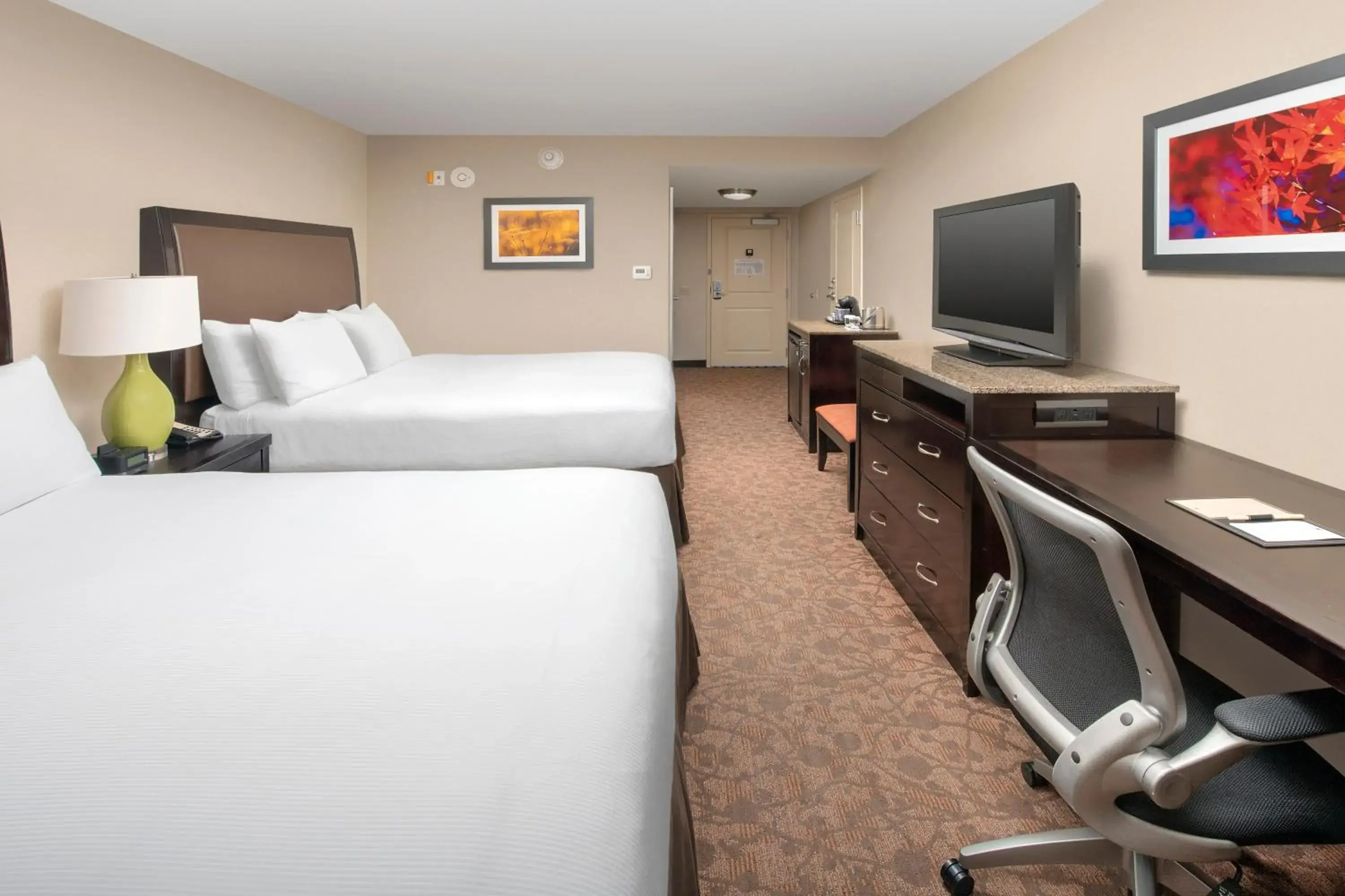 Queen Room with Two Queen Beds and Roll-In Shower - Mobility and Hearing Access/Non-Smoking in DoubleTree by Hilton Dulles Airport-Sterling Queen Room with Two Queen Beds and Roll-In Shower - Mobility and Hearing Access/Non-Smoking in DoubleTree by Hilton Dulles Airport-Sterling
