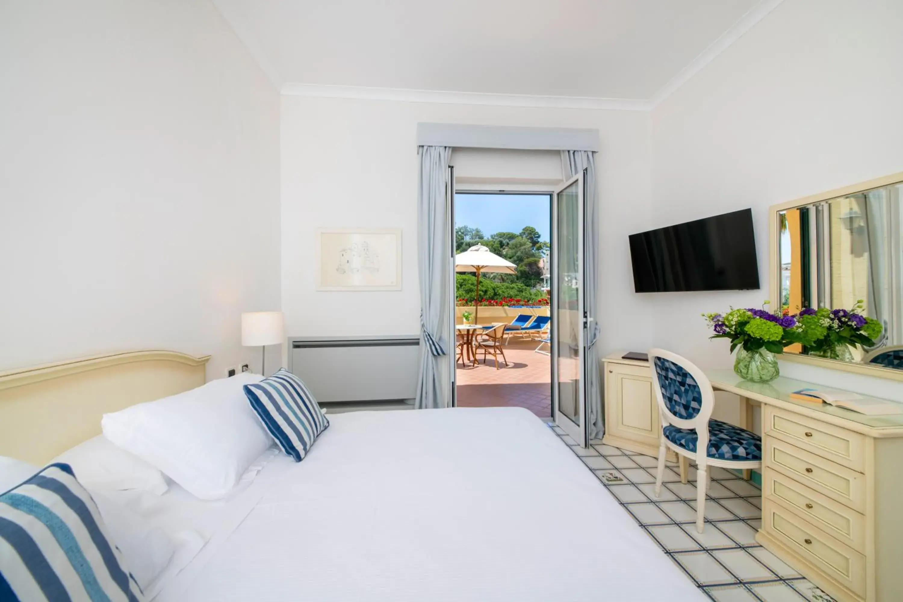 Deluxe Double or Twin Room in La Reginella Resort & Spa Deluxe Double or Twin Room in La Reginella Resort & Spa