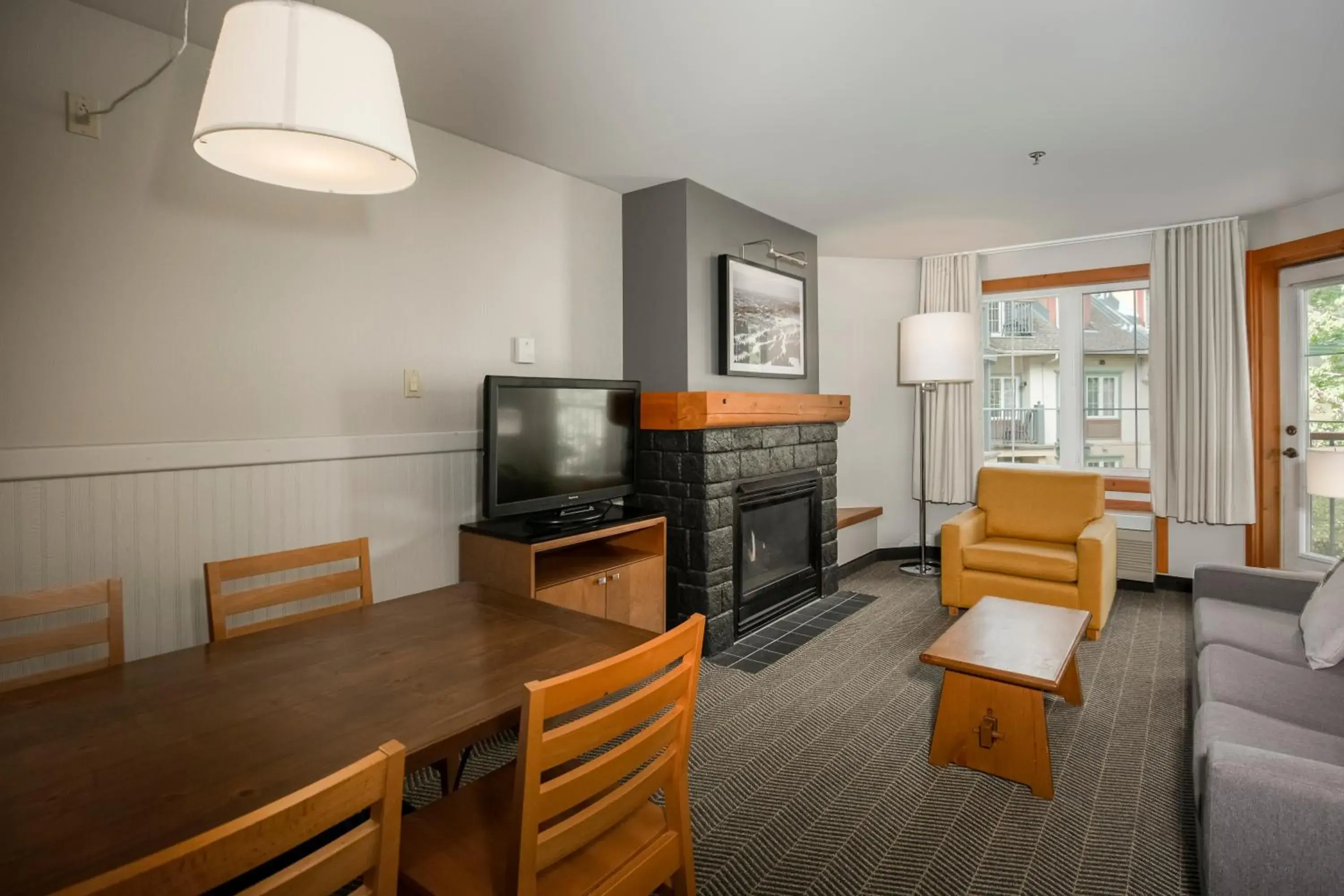 One-Bedroom Suite in Lodge de la Montagne One-Bedroom Suite in Lodge de la Montagne