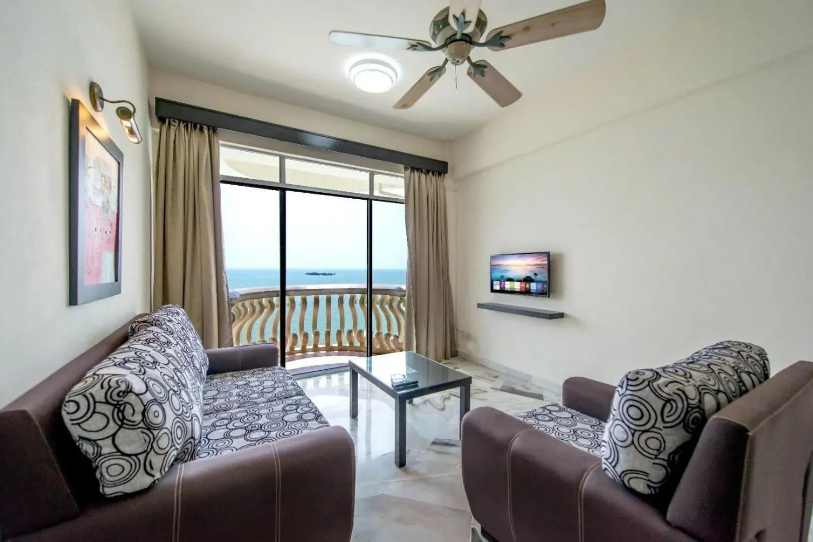 Three-Bedroom Apartment with Sea View in Glory Beach Resort Three-Bedroom Apartment with Sea View in Glory Beach Resort