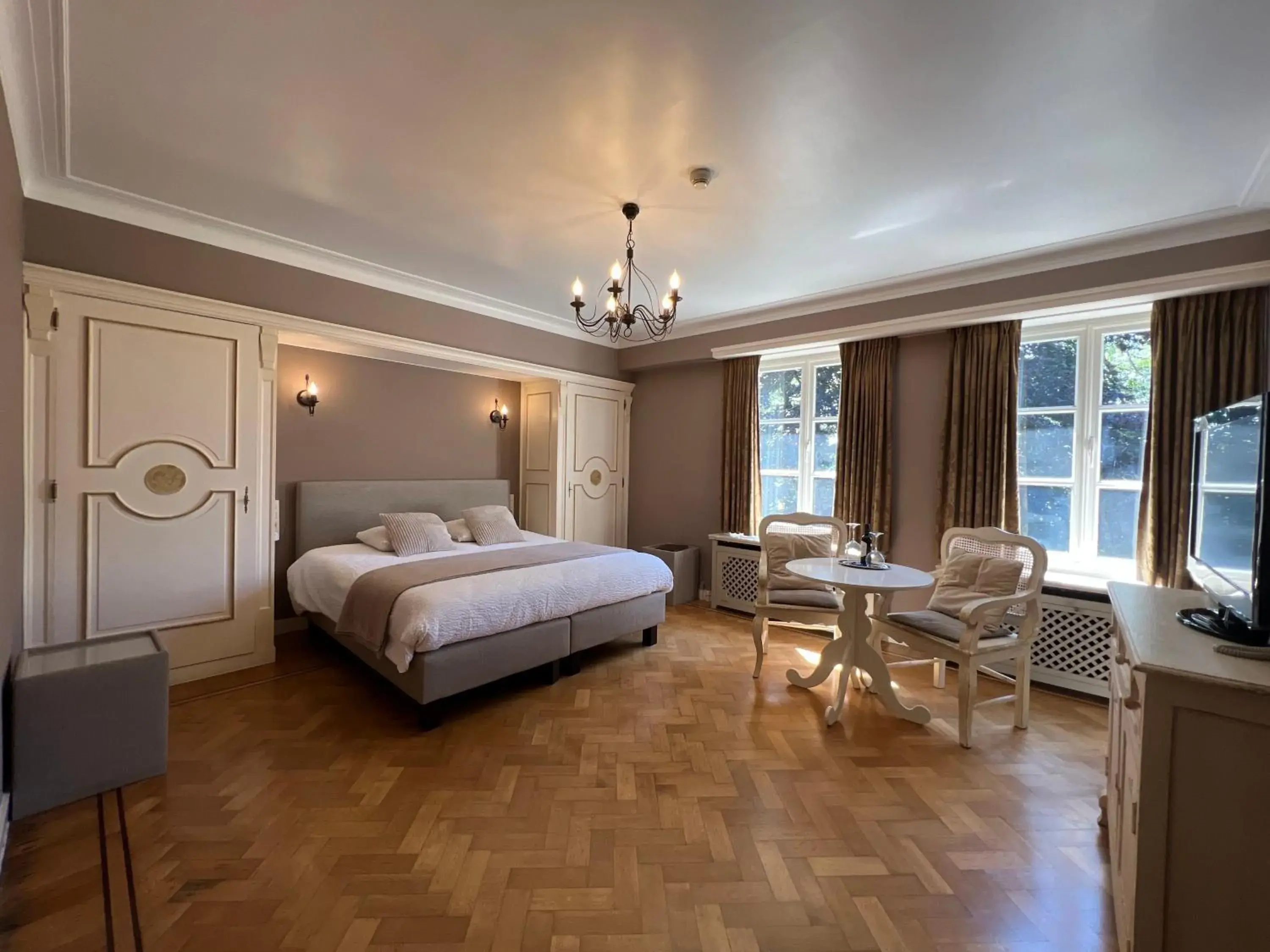 Deluxe Double Room - single occupancy in Hotel Fleur de Lys Deluxe Double Room - single occupancy in Hotel Fleur de Lys