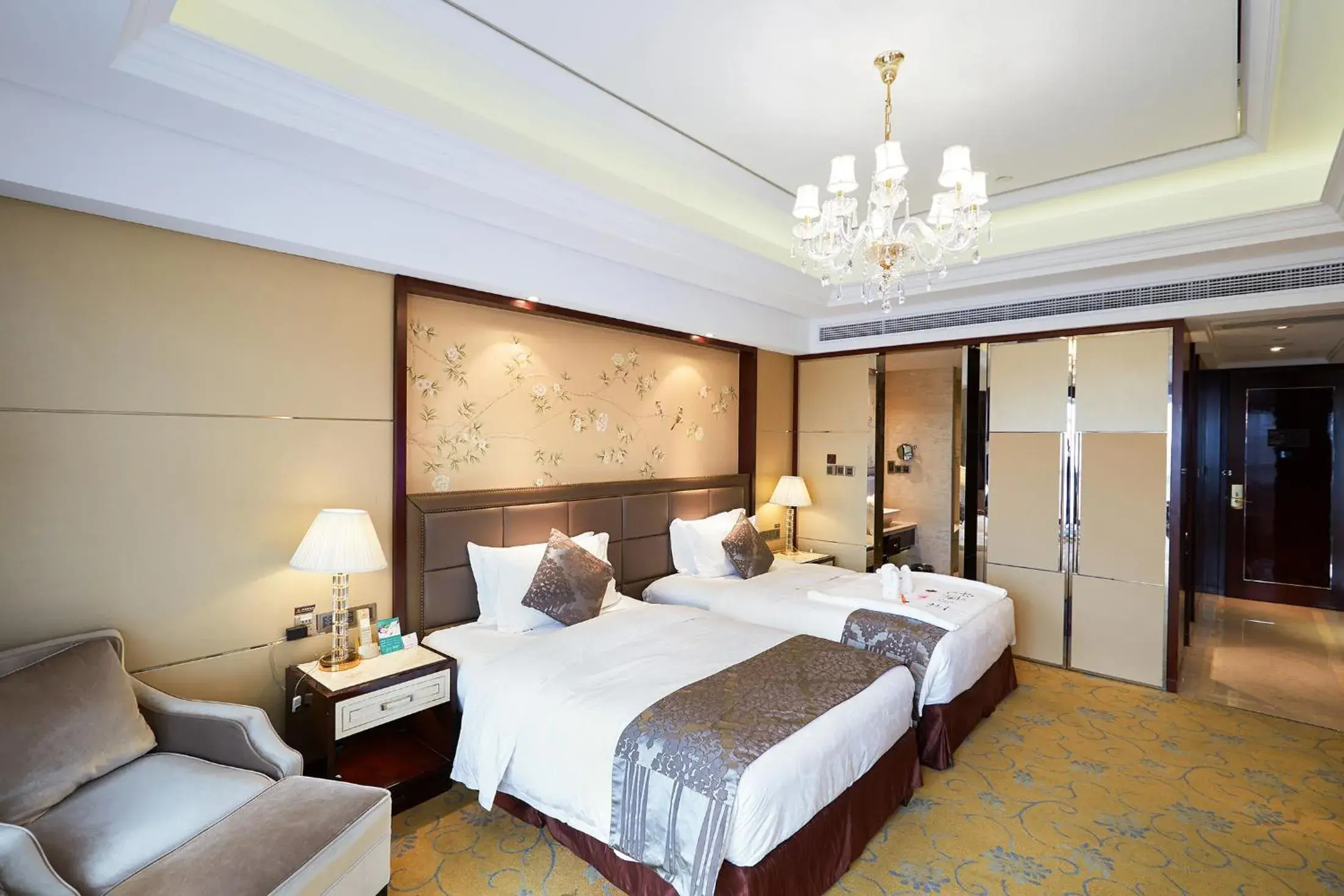 Superior Twin Room in Tongli Lake Resort Phase II Superior Twin Room in Tongli Lake Resort Phase II