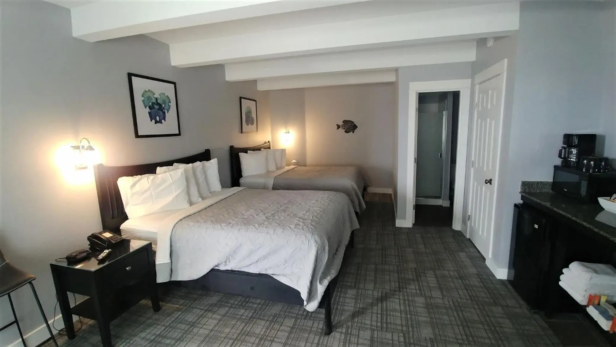 Quadruple Room in Beachfront Manor Hotel Quadruple Room in Beachfront Manor Hotel