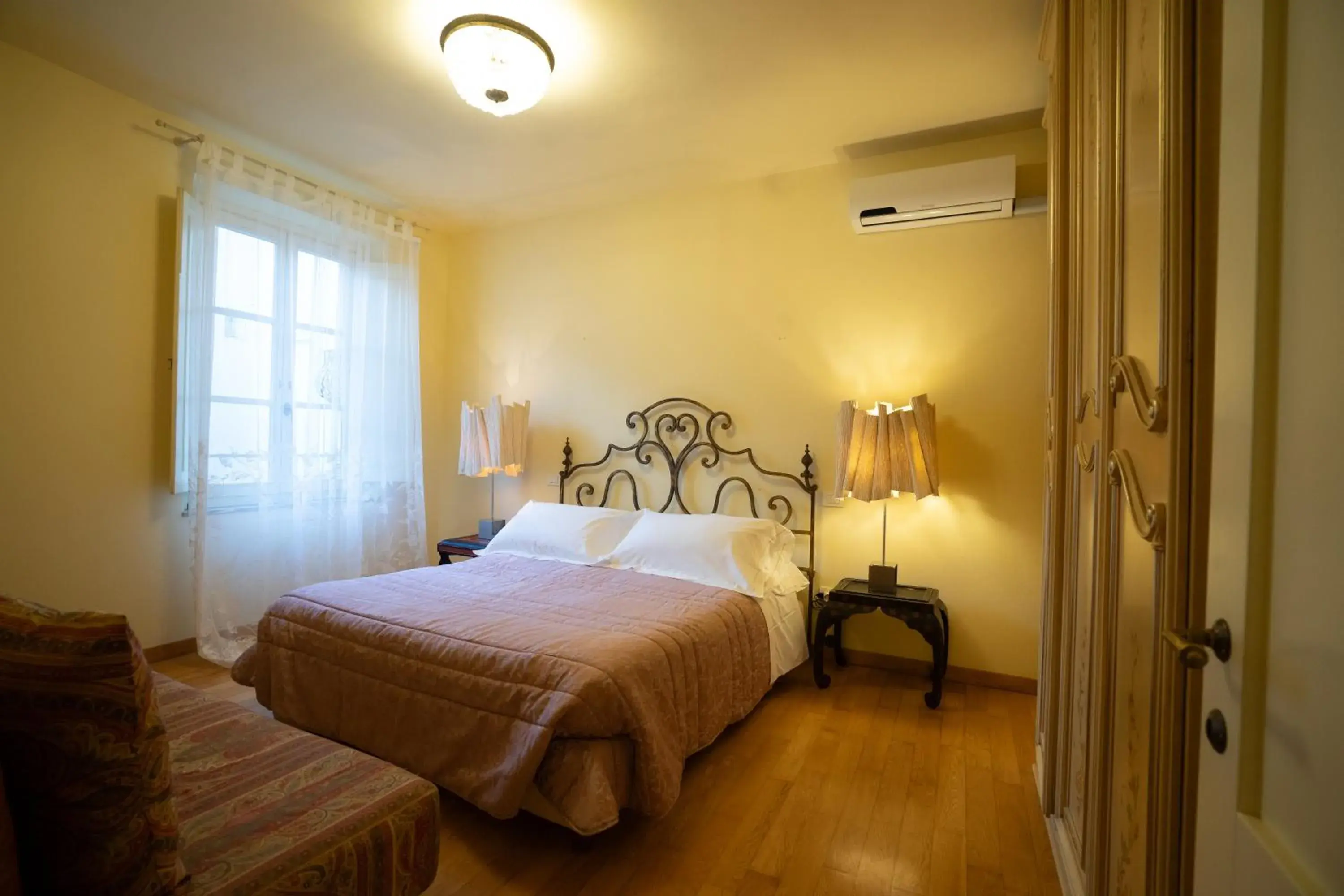 Two-Bedroom Suite in Palazzo Rocchi - Residenza D'Epoca Two-Bedroom Suite in Palazzo Rocchi - Residenza D'Epoca