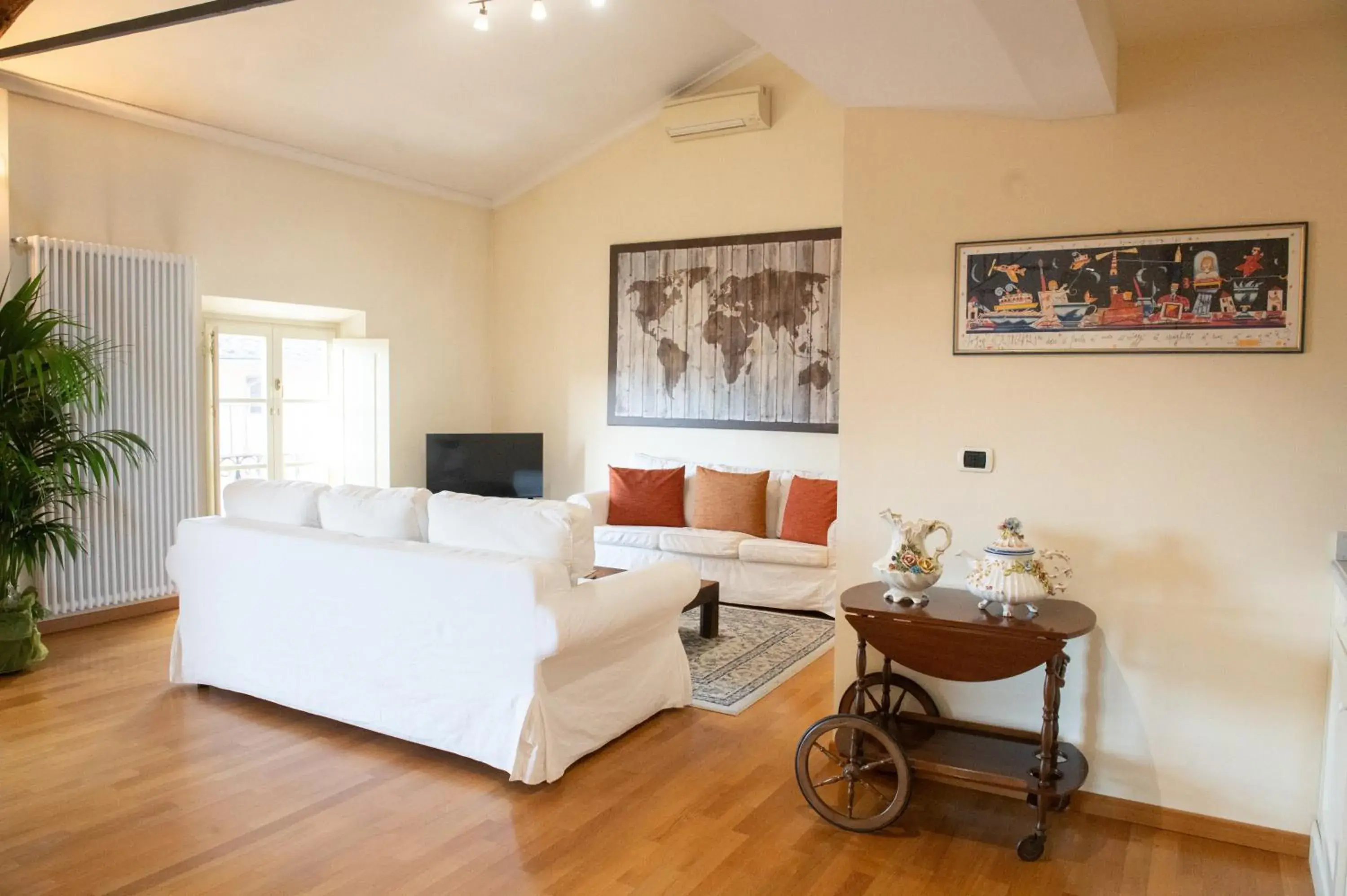 Executive Suite in Palazzo Rocchi - Residenza D'Epoca Executive Suite in Palazzo Rocchi - Residenza D'Epoca