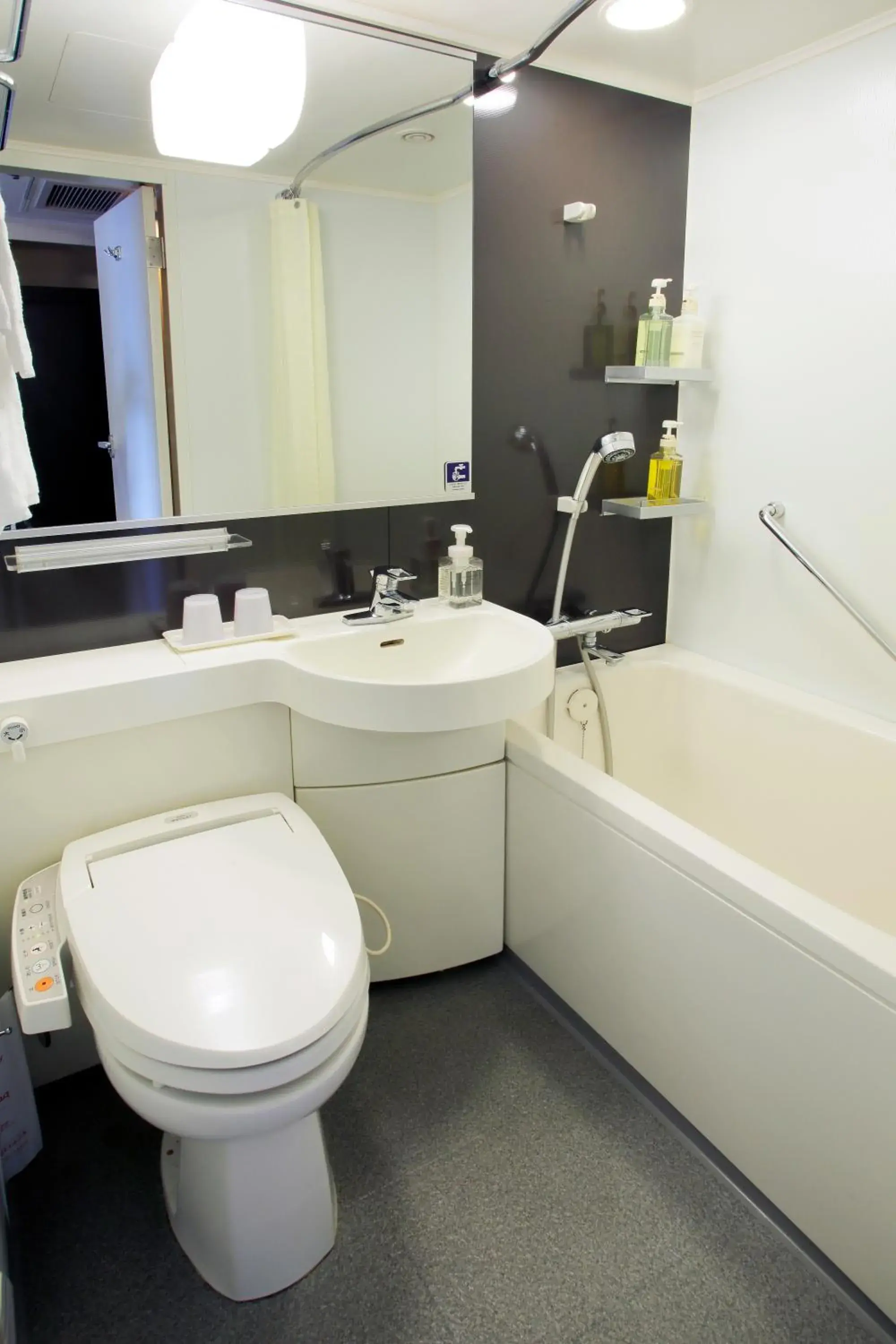 Standard Twin Room - single occupancy - Smoking in Sapporo Tokyu REI Hotel Standard Twin Room - single occupancy - Smoking in Sapporo Tokyu REI Hotel