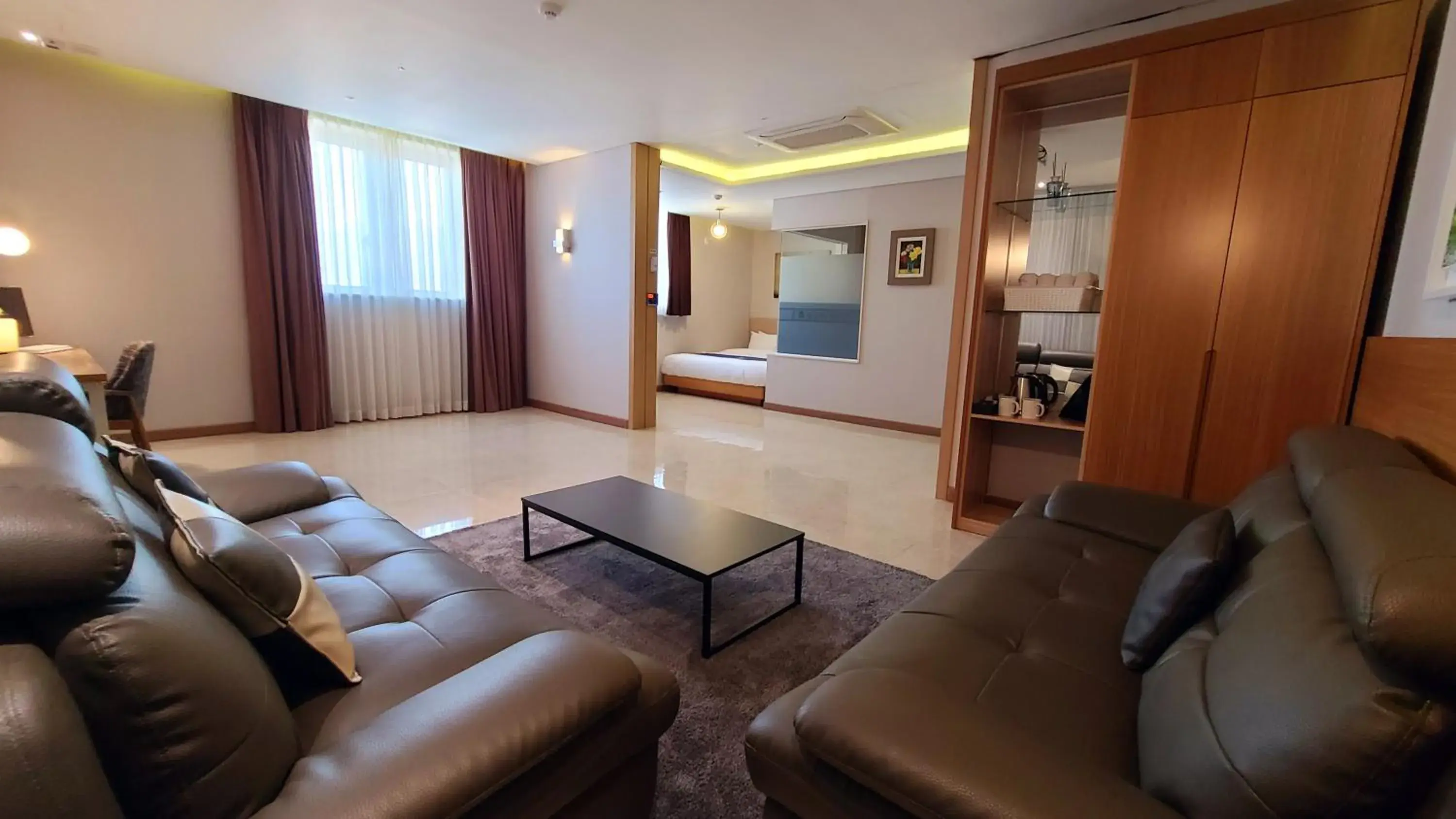 Suite in Benikea Hotel Yangsan Suite in Benikea Hotel Yangsan