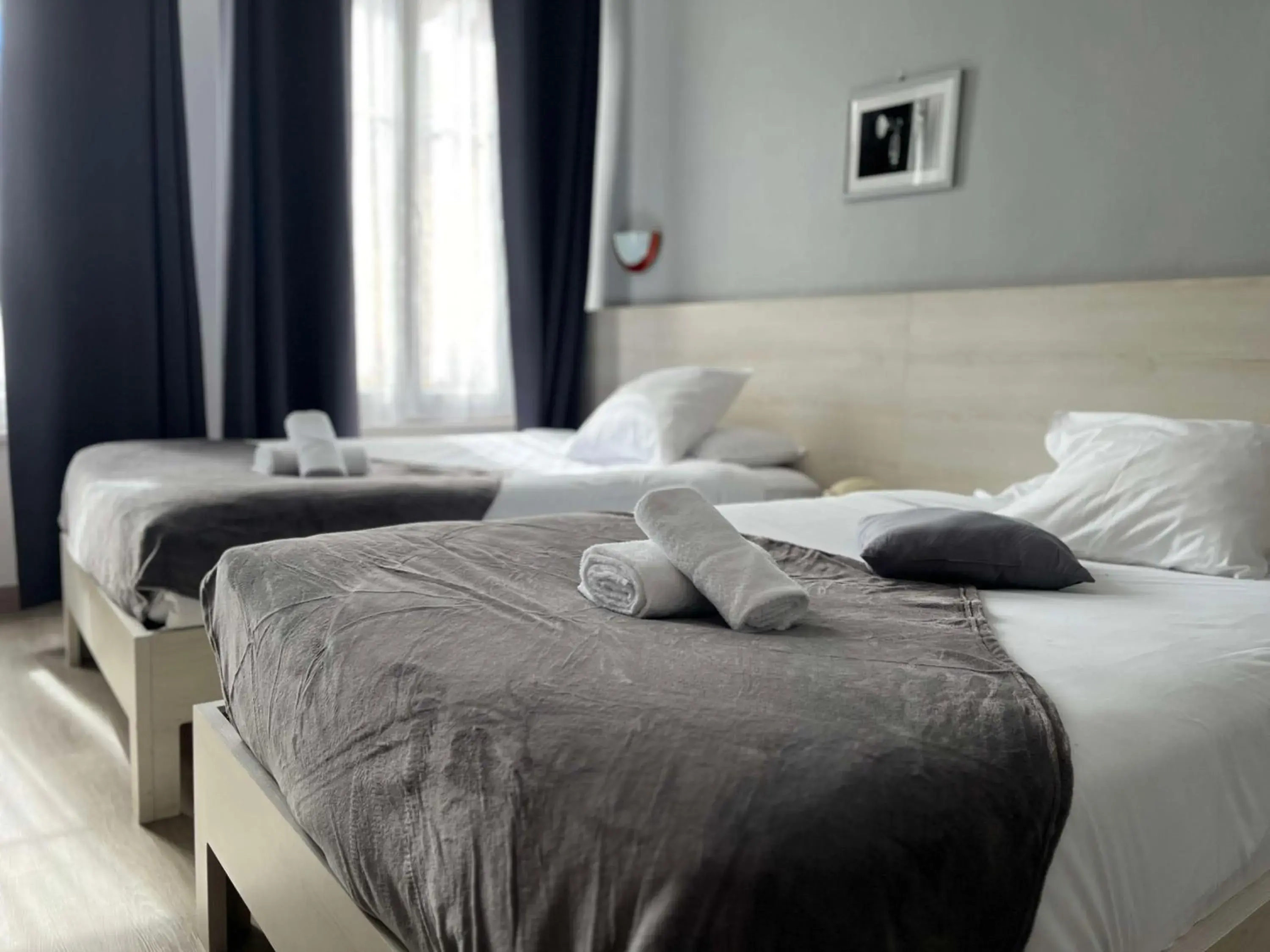 Superior Twin Room in Brit Hotel Du Dauphin L'Aigle Superior Twin Room in Brit Hotel Du Dauphin L'Aigle