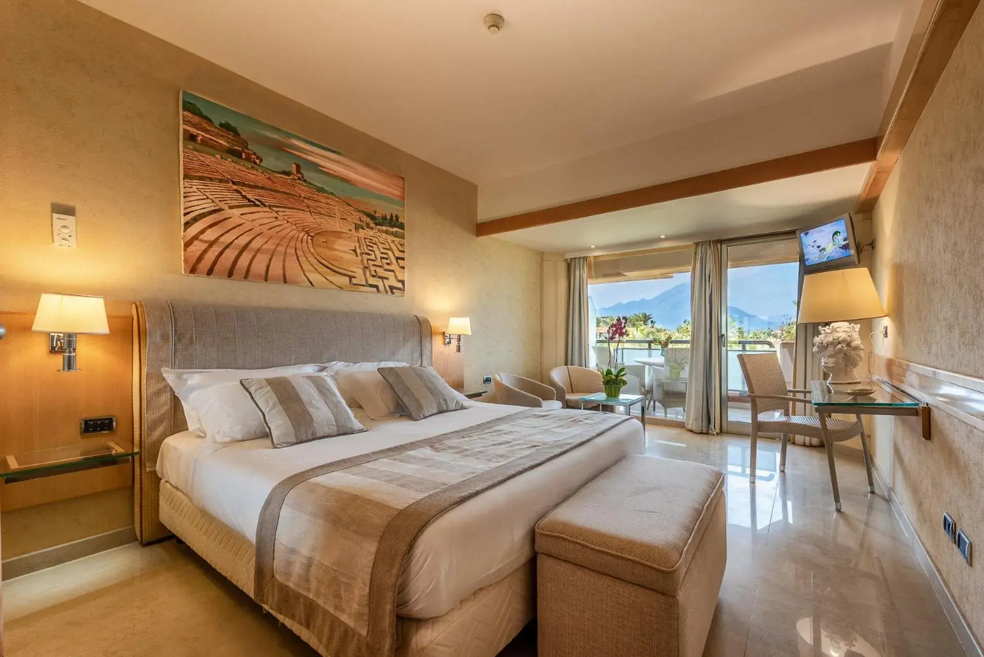 Deluxe Double Room in Acacia Resort Parco Dei Leoni Deluxe Double Room in Acacia Resort Parco Dei Leoni