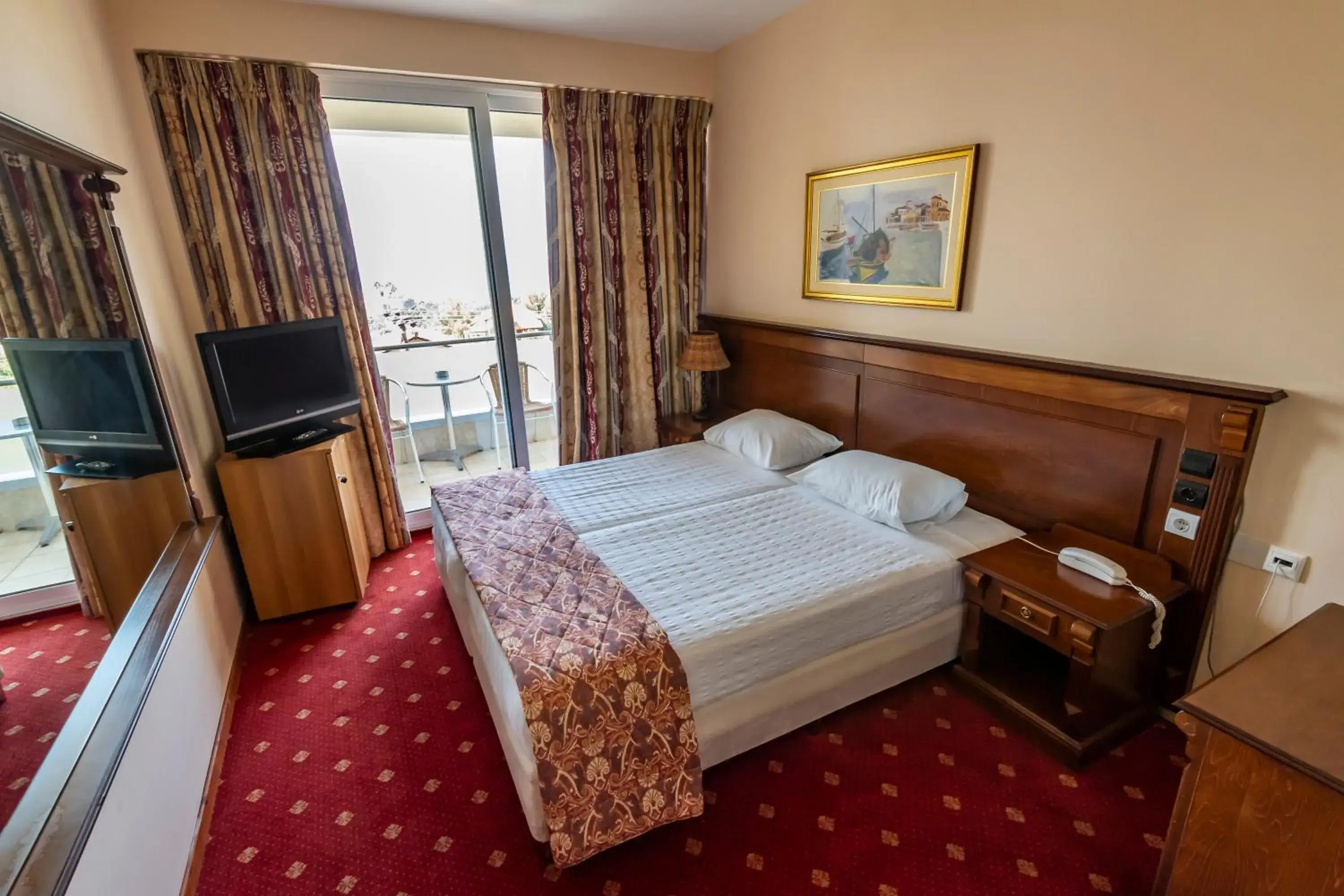 Double or Twin Room with Mountain View in Dolphin Resort & Conference Double or Twin Room with Mountain View in Dolphin Resort & Conference