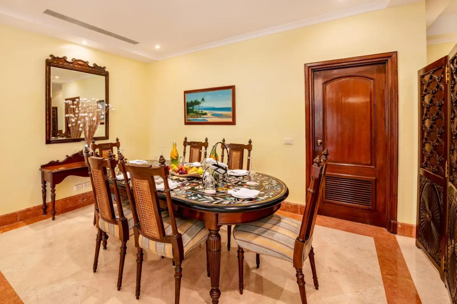 Luxury Suite in The LaLiT Golf & Spa Resort Goa Luxury Suite in The LaLiT Golf & Spa Resort Goa