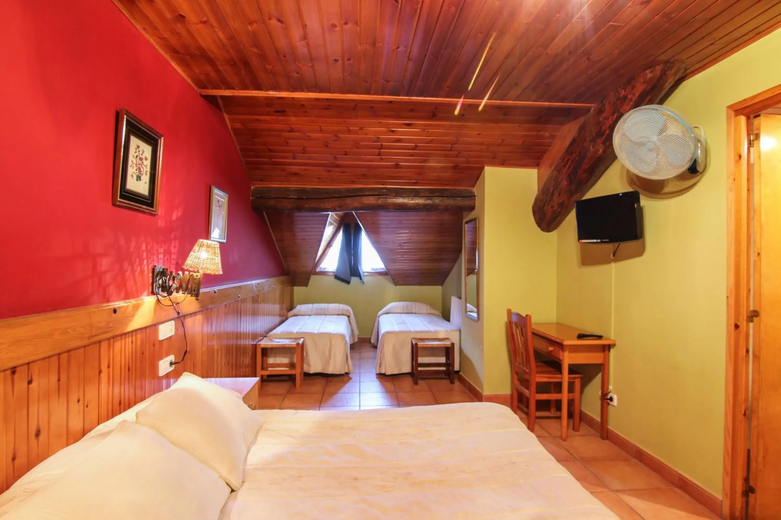 Triple Room in Roch Hotel Triple Room in Roch Hotel