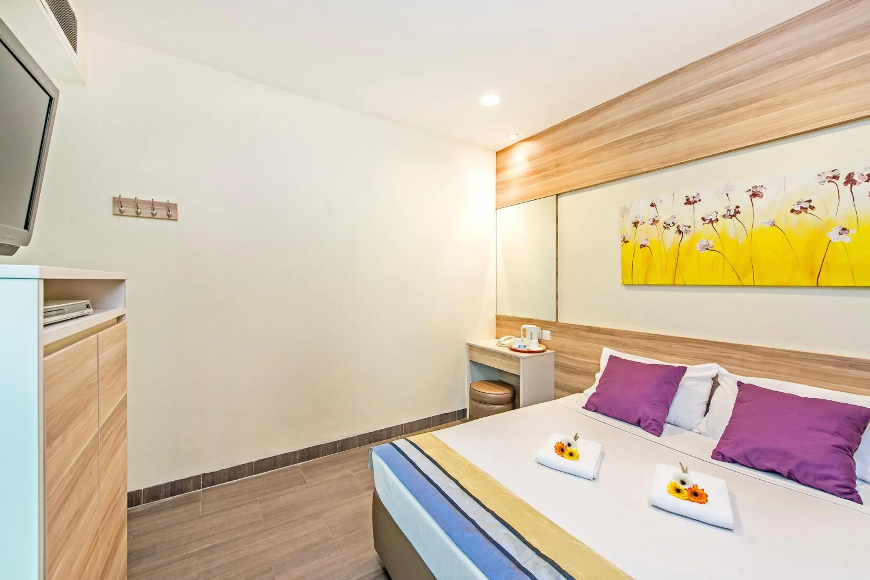 Deluxe Double Room in Hotel 81 Dickson Deluxe Double Room in Hotel 81 Dickson