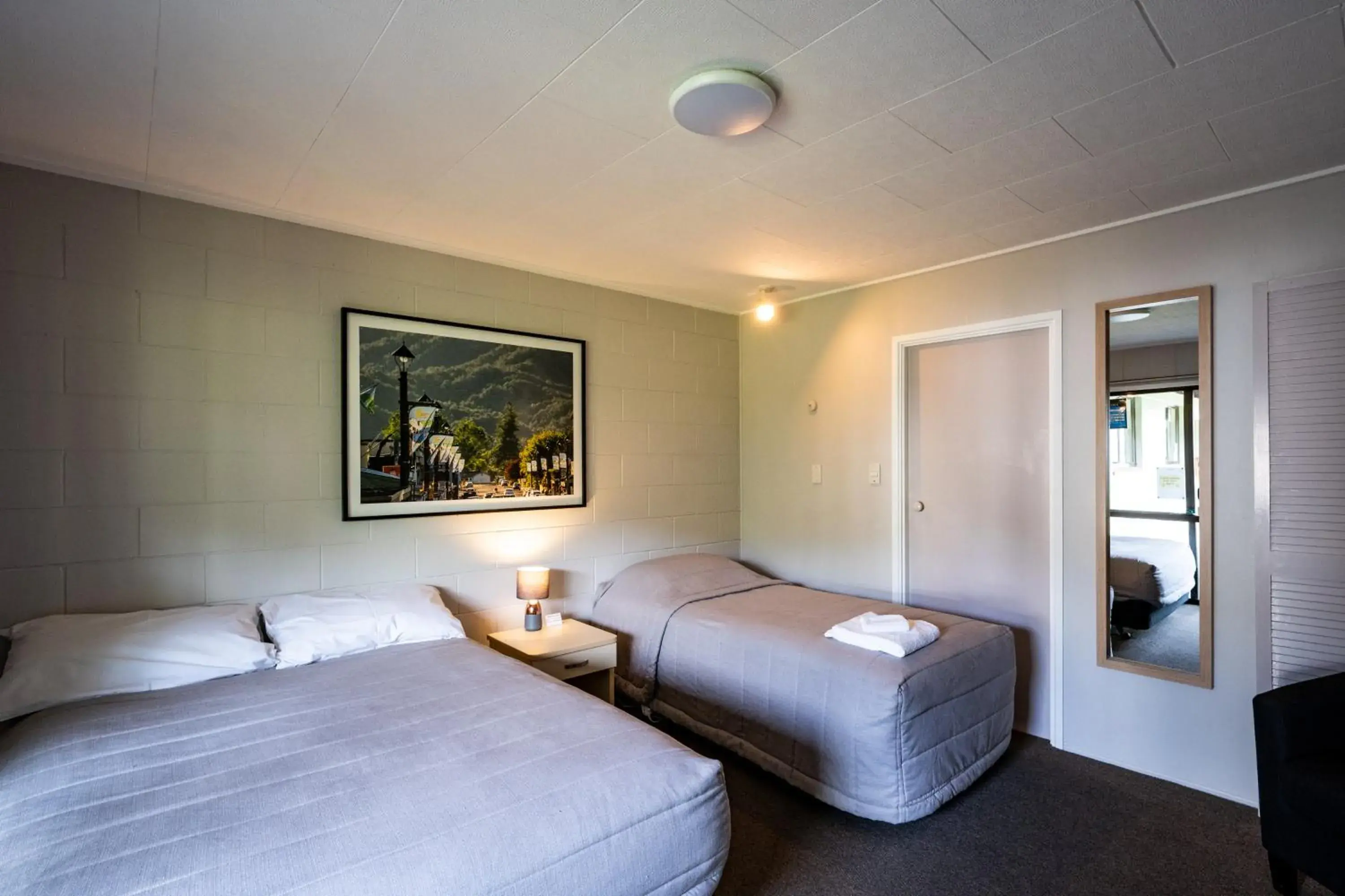 Double or Twin Room in Dawsons Hotel Double or Twin Room in Dawsons Hotel