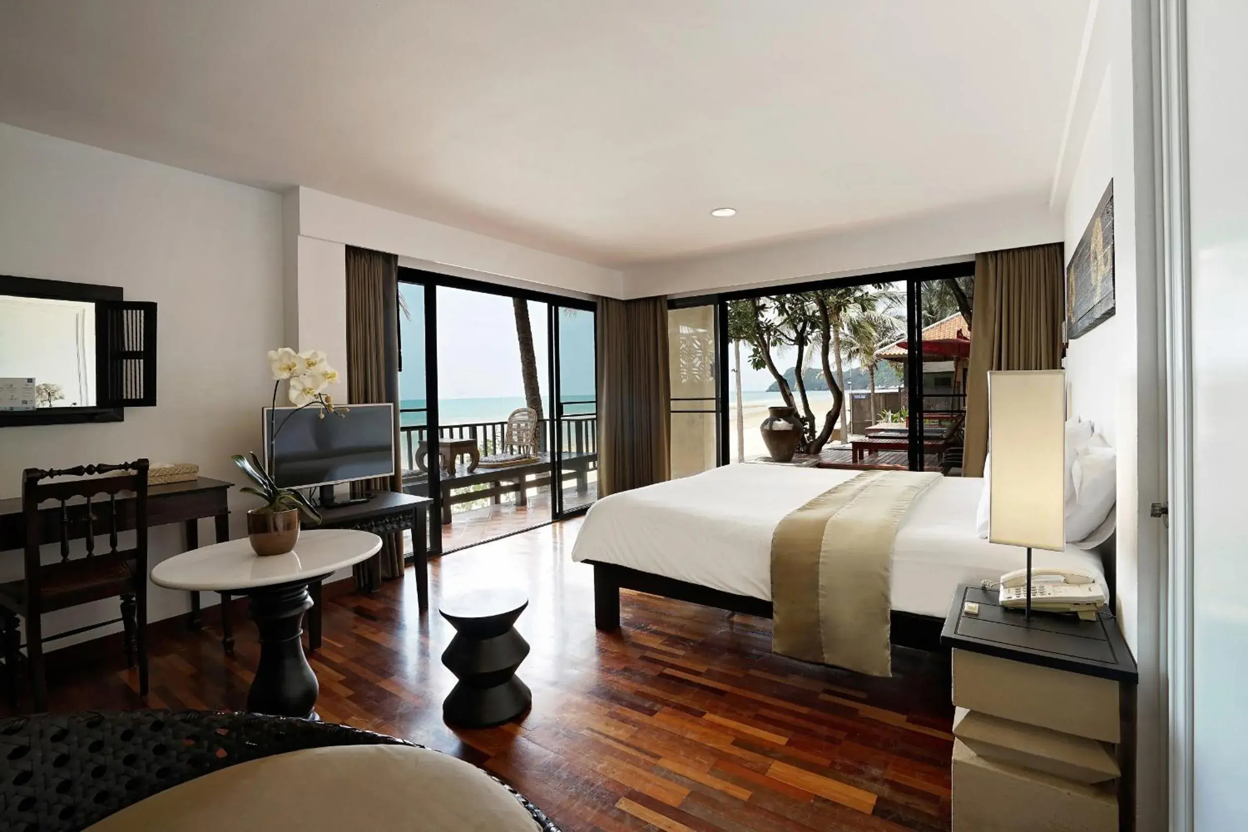 Beachfront Double Room in Praseban Resort Beachfront Double Room in Praseban Resort