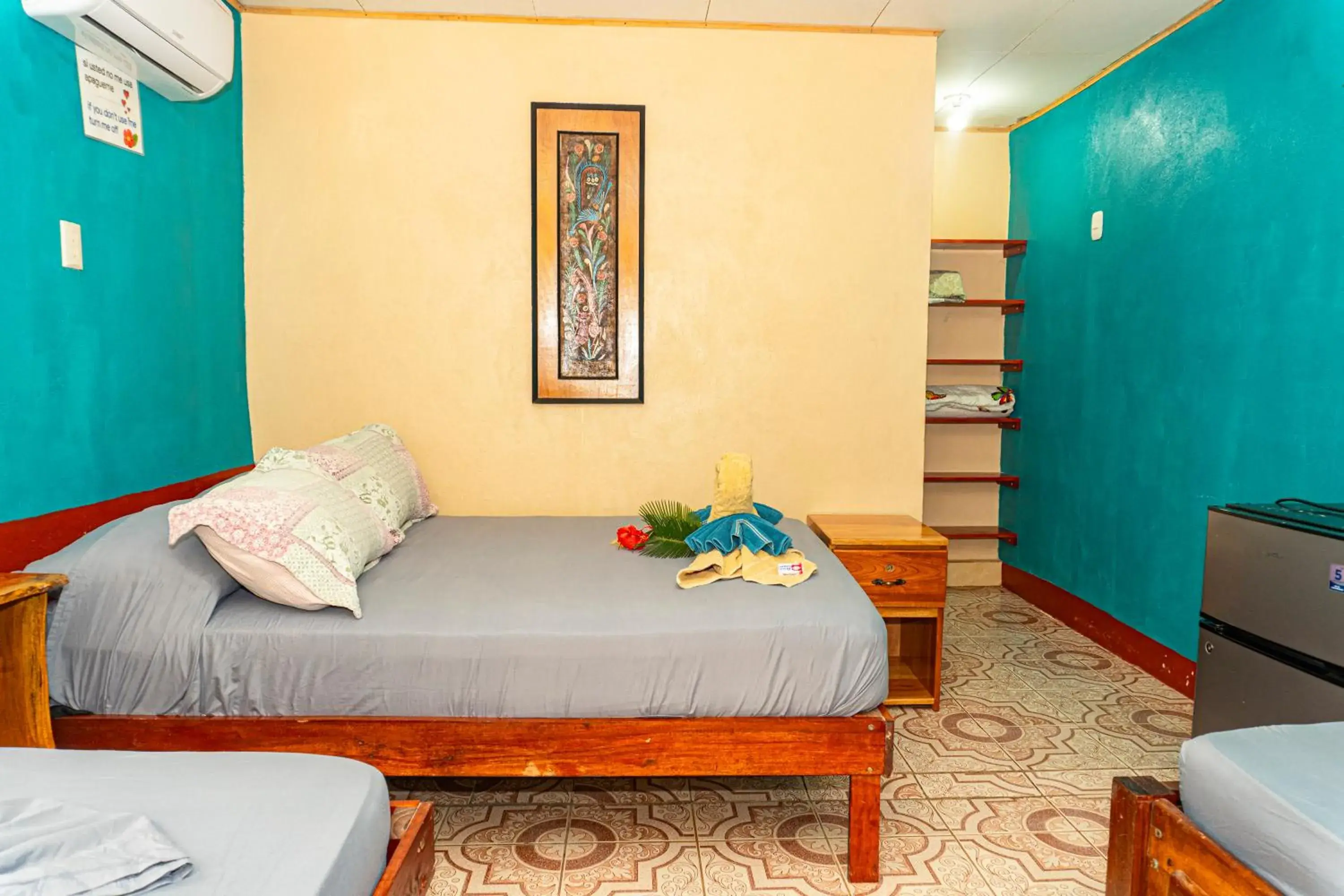 Family Room with Private Bathroom in Hotel Casa Gitana Corcovado Tour operador Family Room with Private Bathroom in Hotel Casa Gitana Corcovado Tour operador
