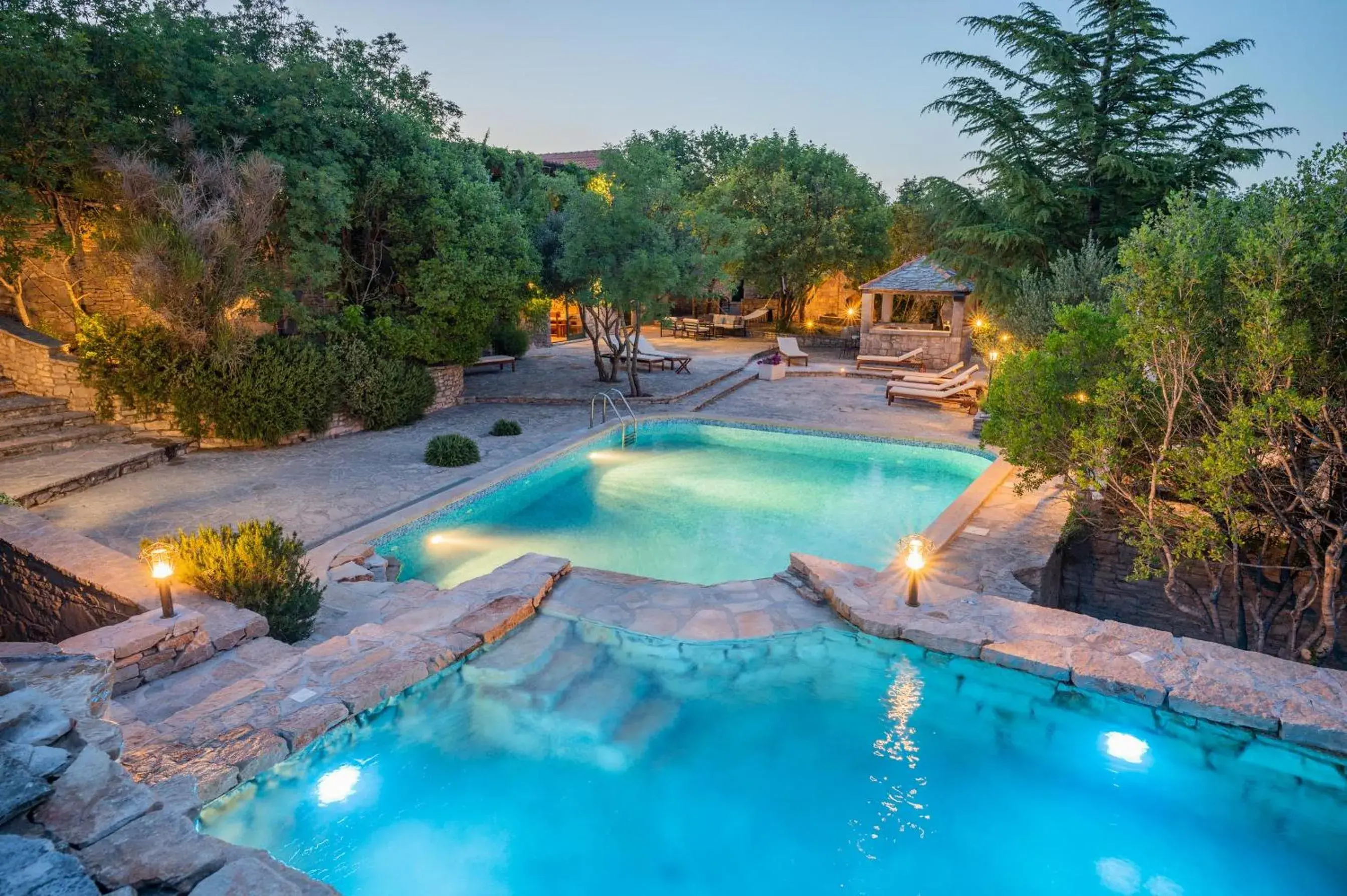 Nono Ban Hotel & Villa Nono Ban Hotel & Villa