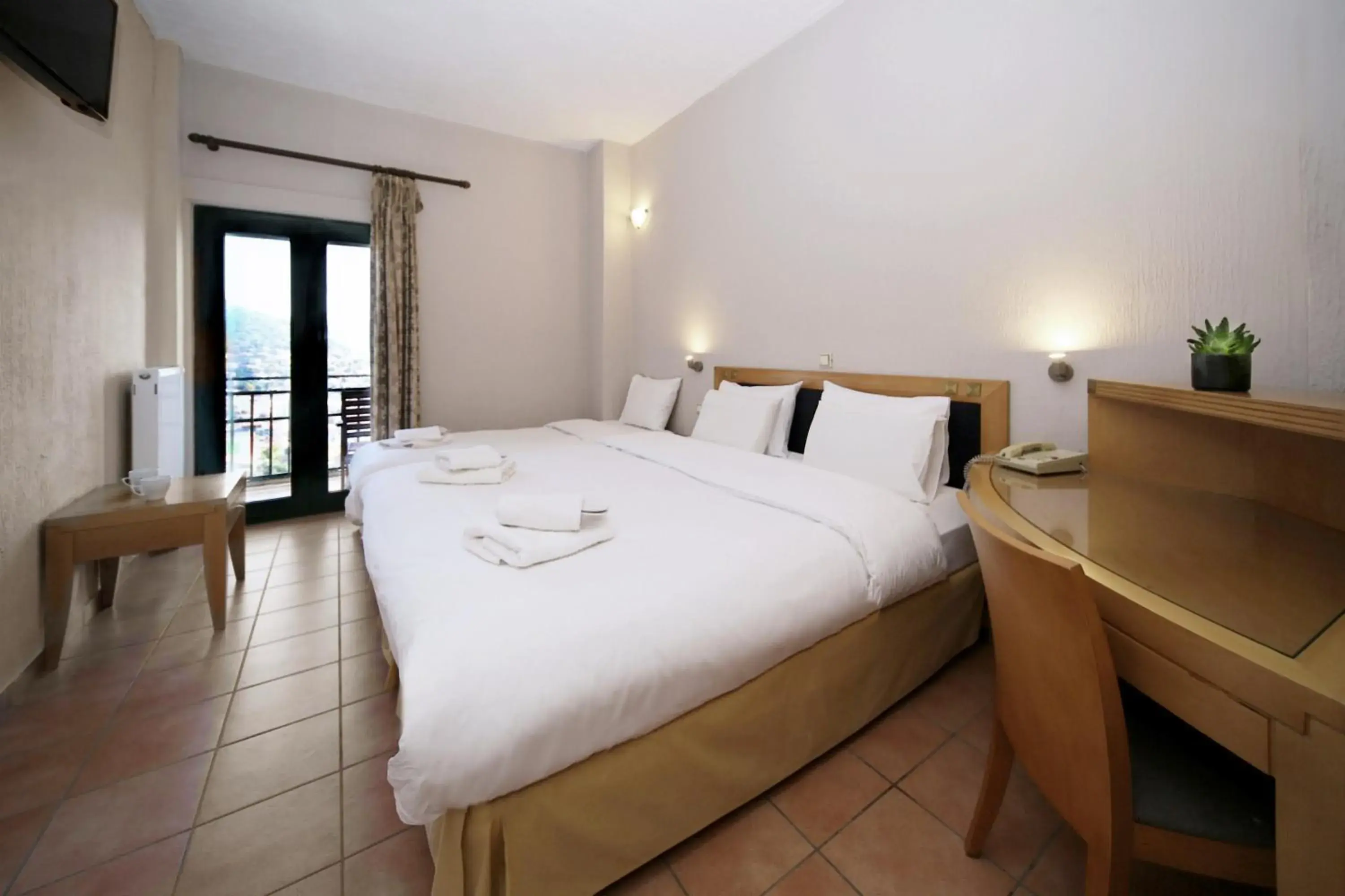 Standard Triple Room in Hotel Lecadin Standard Triple Room in Hotel Lecadin