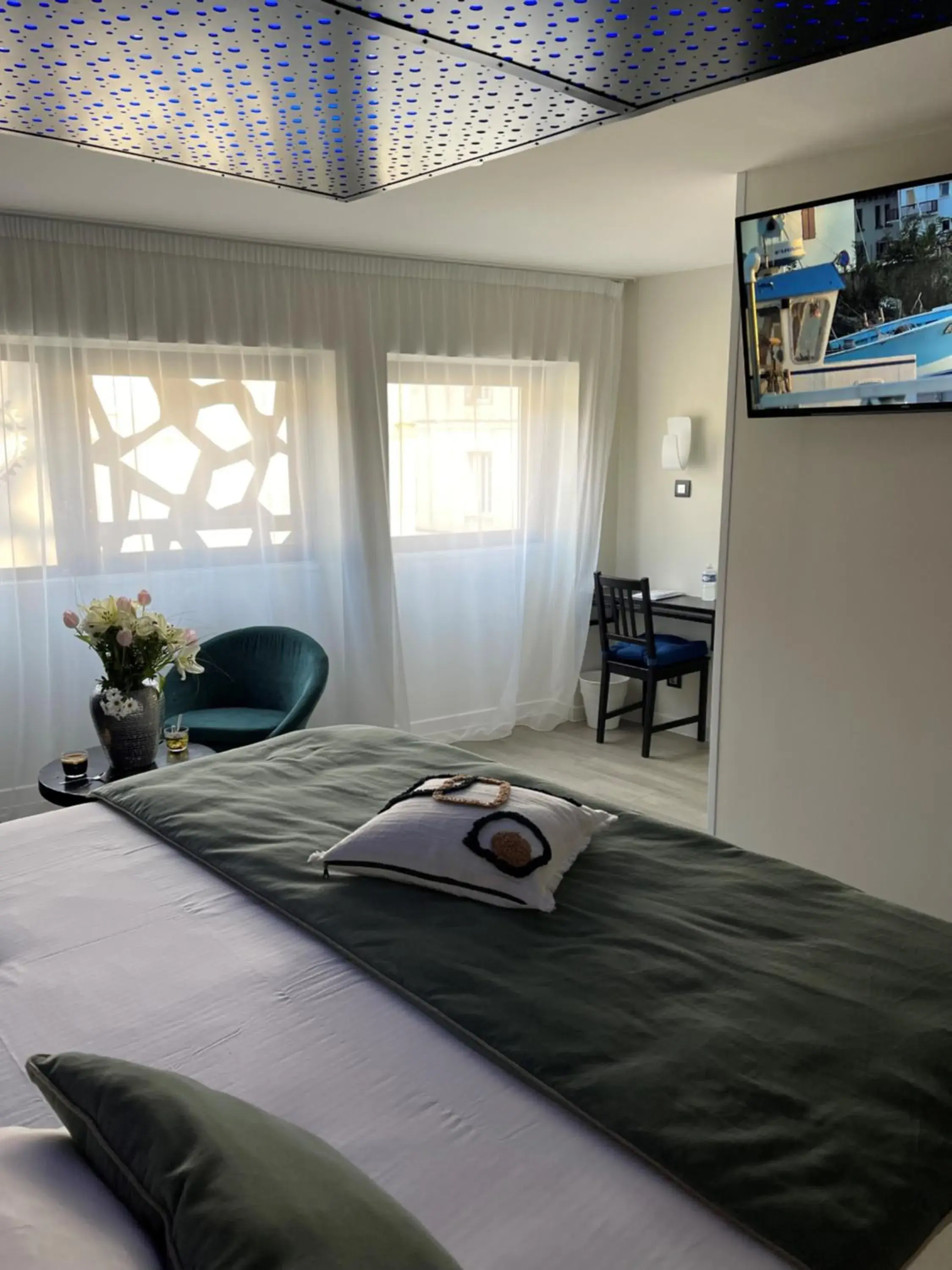 Prestige Double Room in Hôtel La Fabrique Prestige Double Room in Hôtel La Fabrique