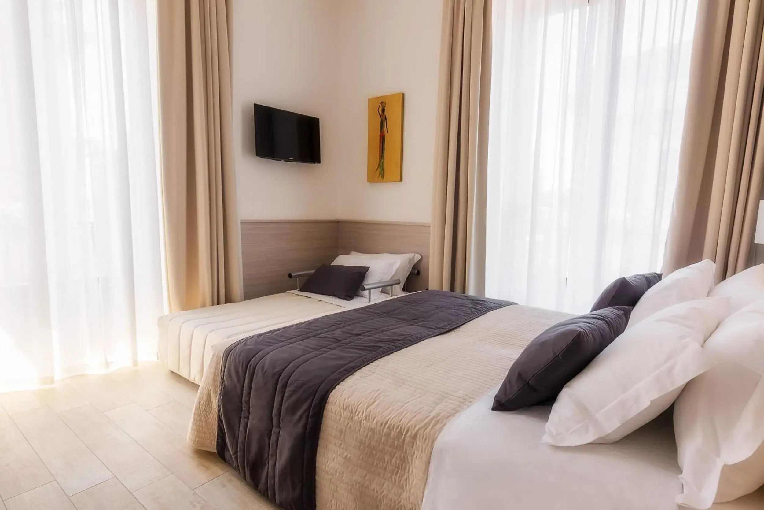 Double or Twin Room with Extra Bed in B&B Mariella's House Double or Twin Room with Extra Bed in B&B Mariella's House