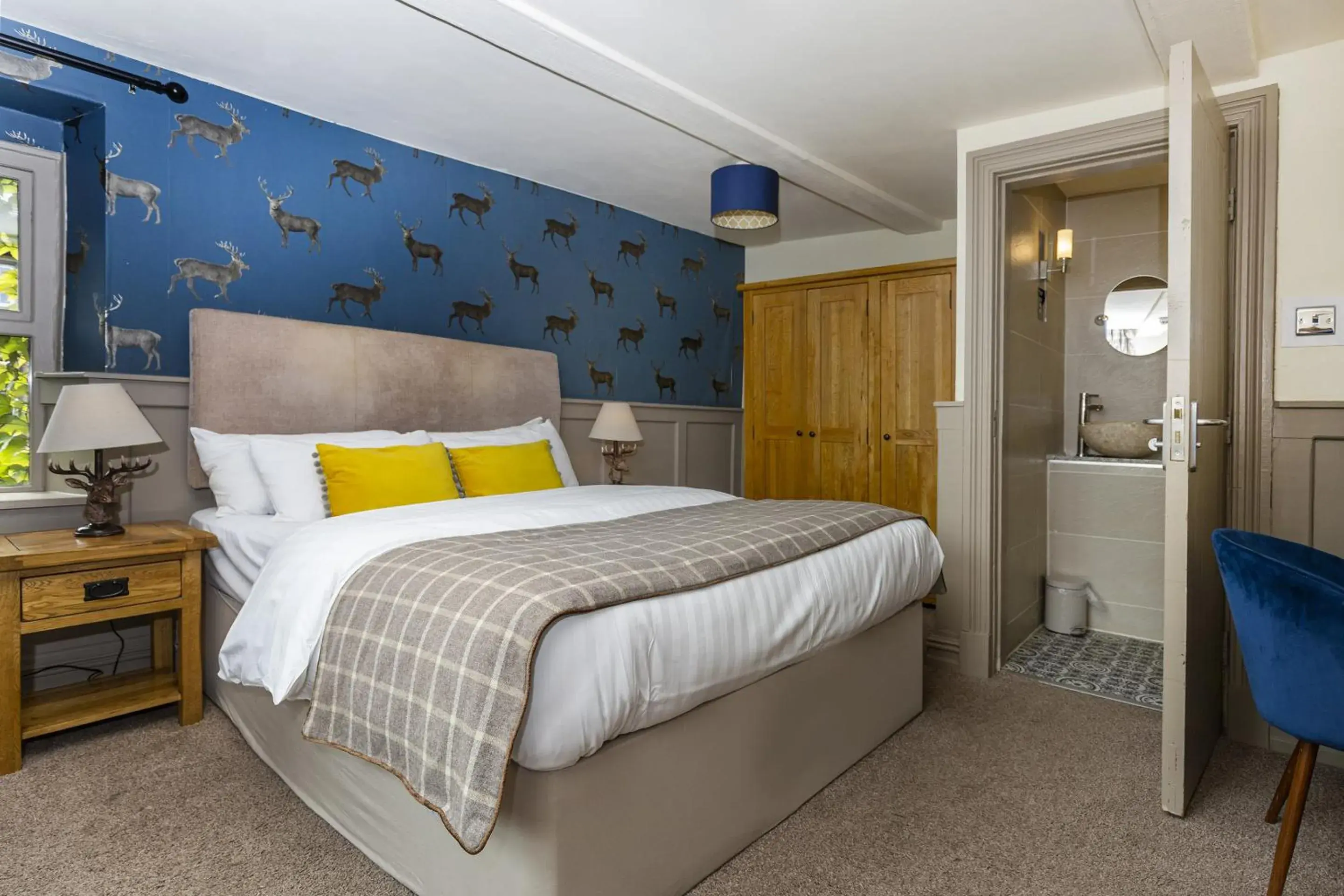 King Room in The Fleece Inn at Barkisland King Room in The Fleece Inn at Barkisland