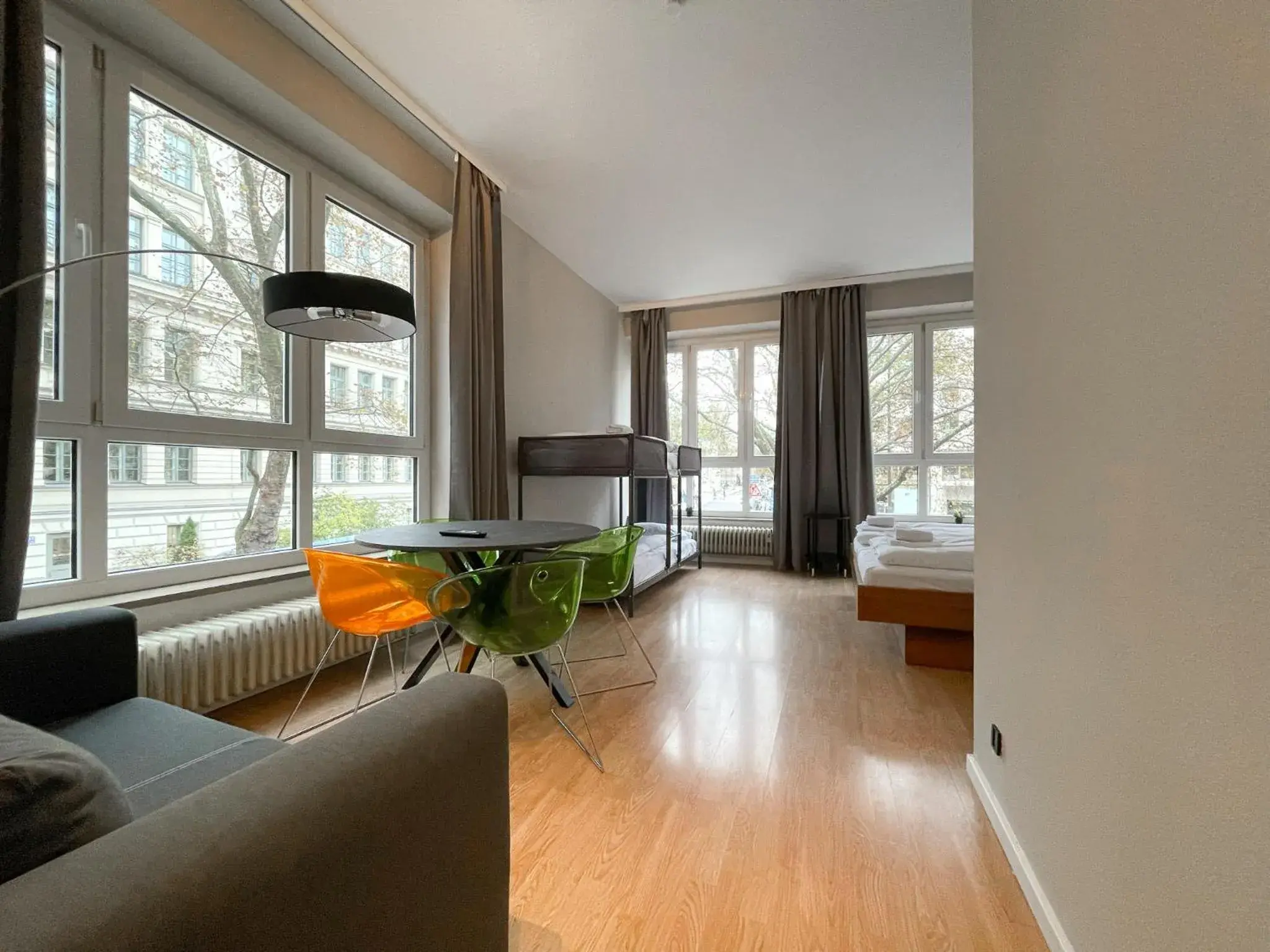 Multiple bed room up to 6 people in Hotel Sendlinger Tor Multiple bed room up to 6 people in Hotel Sendlinger Tor