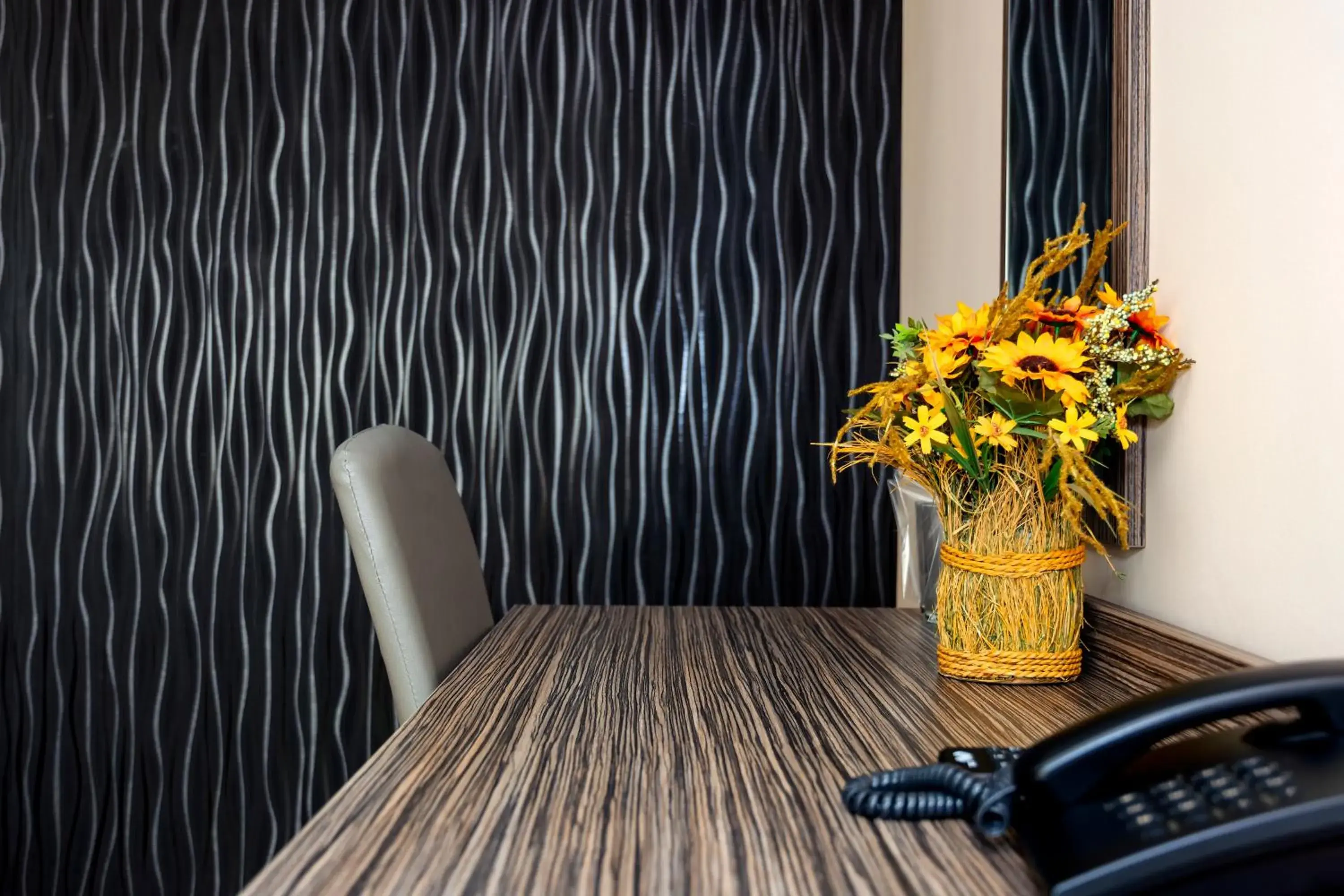 Deluxe Double Room (2 Adults + 1 Child) in Hotel City Deluxe Double Room (2 Adults + 1 Child) in Hotel City