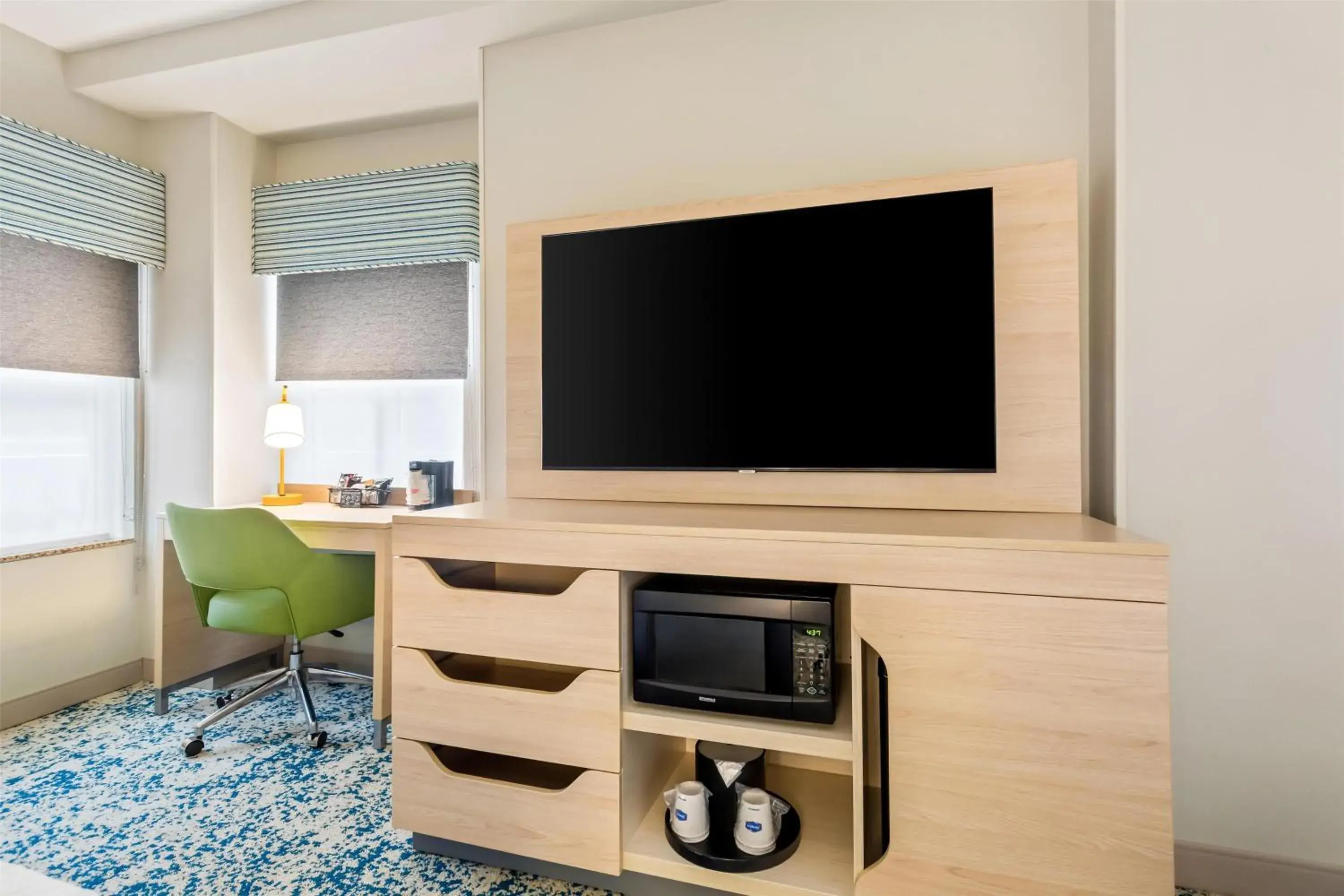 Queen Room with Two Queen Beds - Non-Smoking in Hampton Inn & Suites St. Petersburg/Downtown Queen Room with Two Queen Beds - Non-Smoking in Hampton Inn & Suites St. Petersburg/Downtown