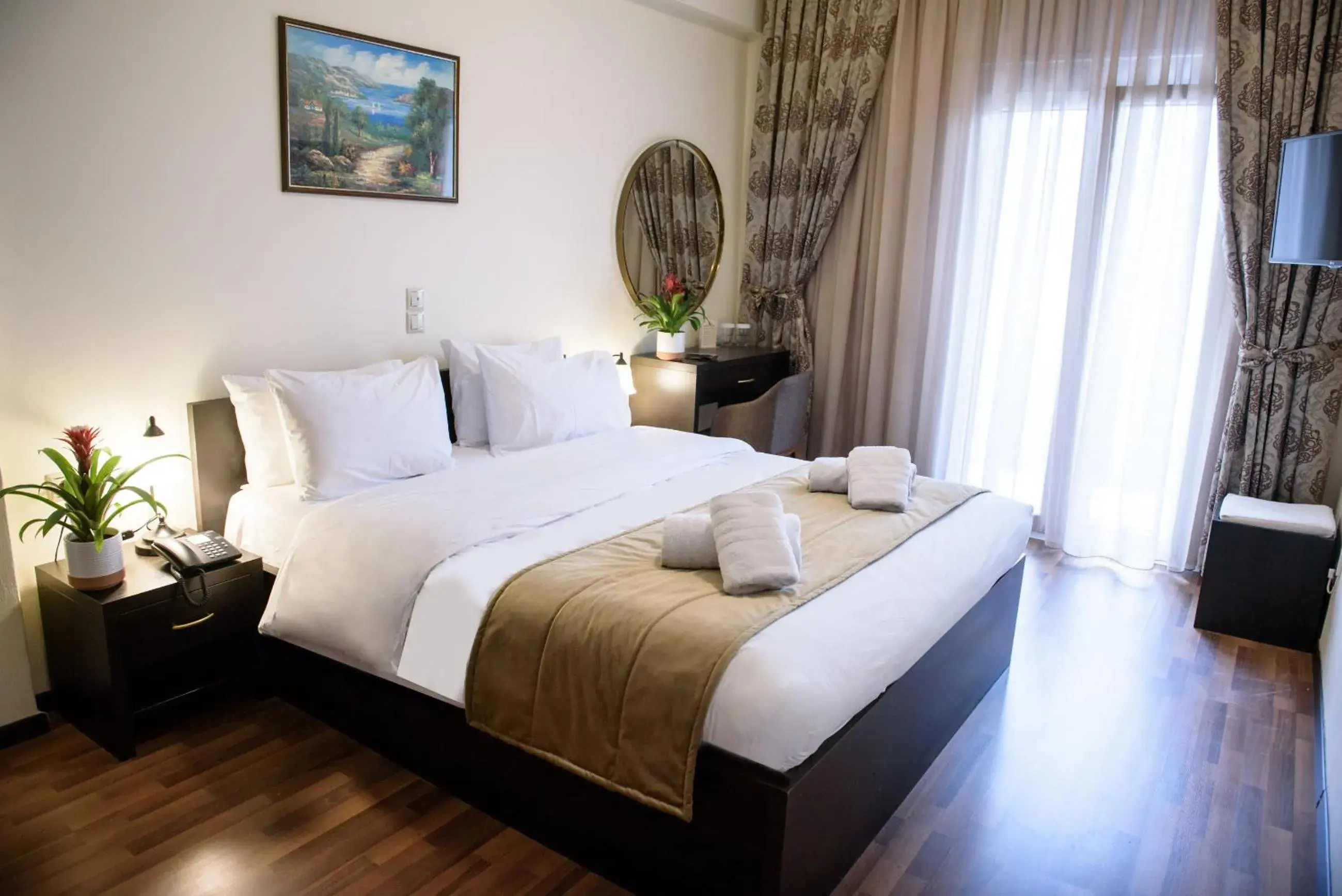 Deluxe Double or Twin Room with River View in Hotel Padelidaki Deluxe Double or Twin Room with River View in Hotel Padelidaki